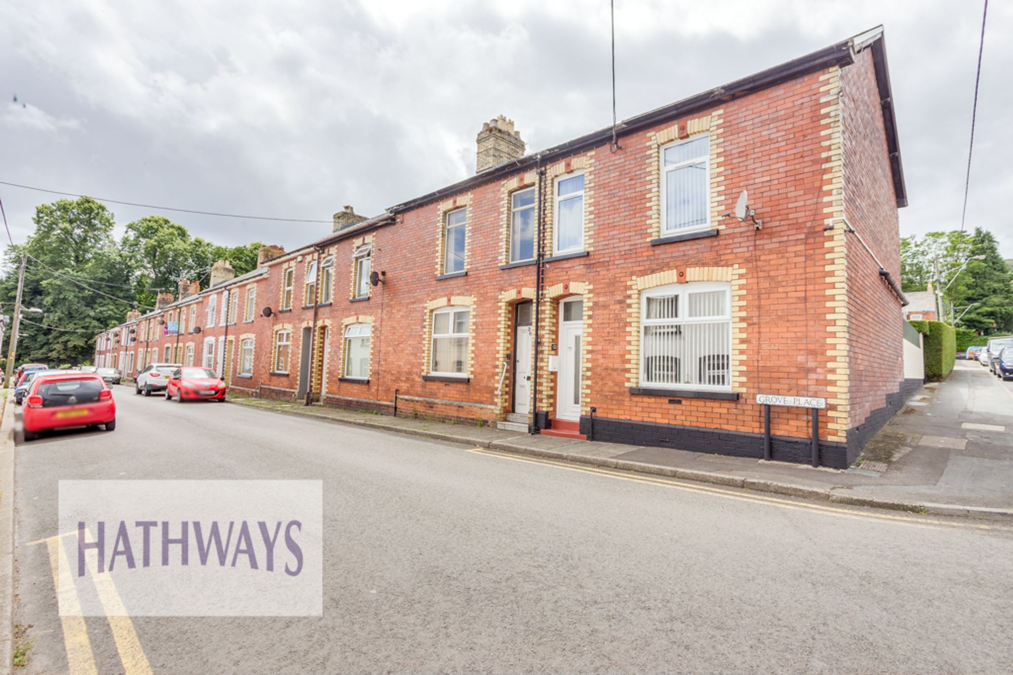 3 bed mid-terraced house for sale in Grove Place, Pontypool - Property Image 1