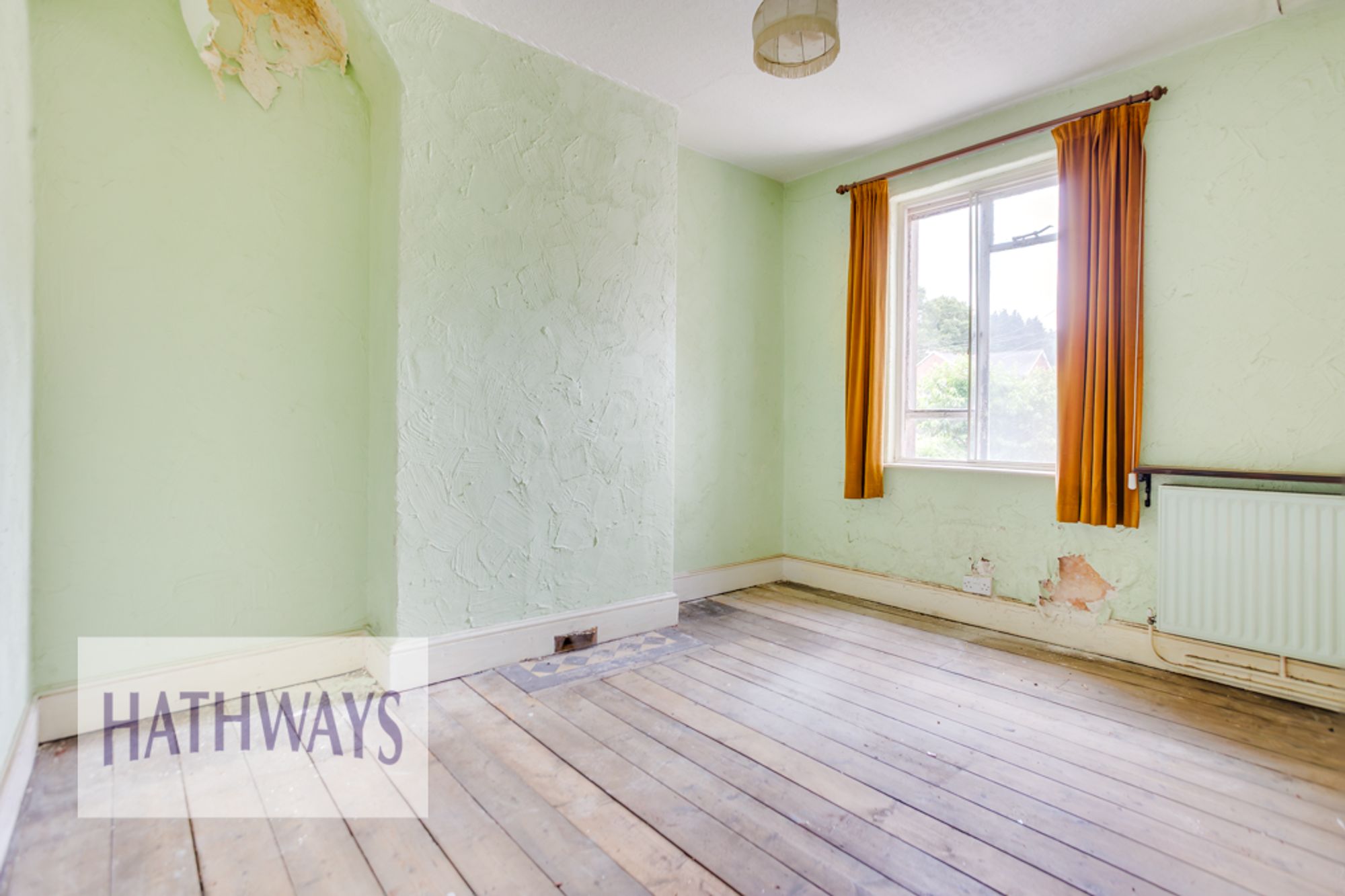 3 bed mid-terraced house for sale in Grove Place, Pontypool 23
