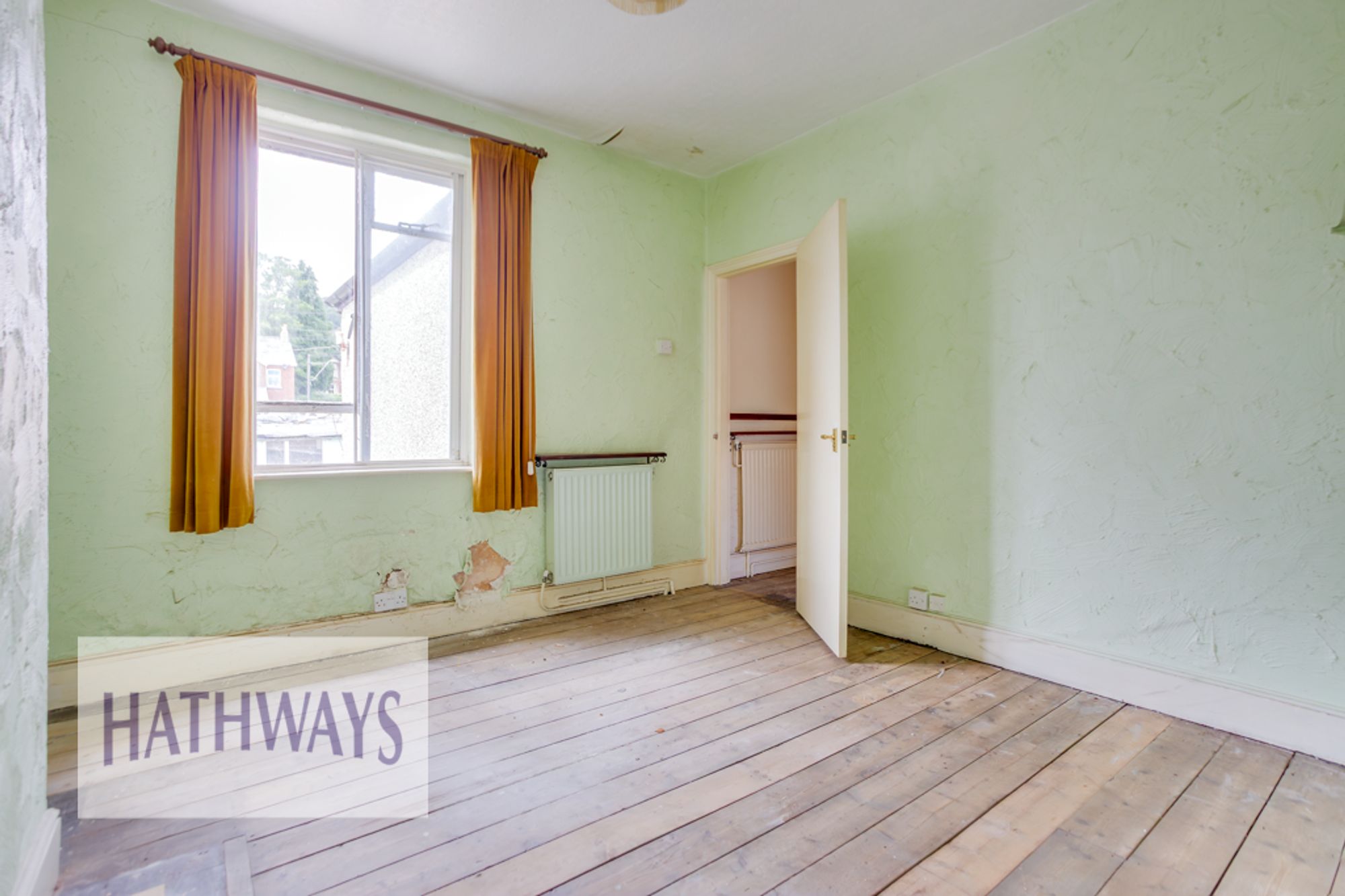 3 bed mid-terraced house for sale in Grove Place, Pontypool 25