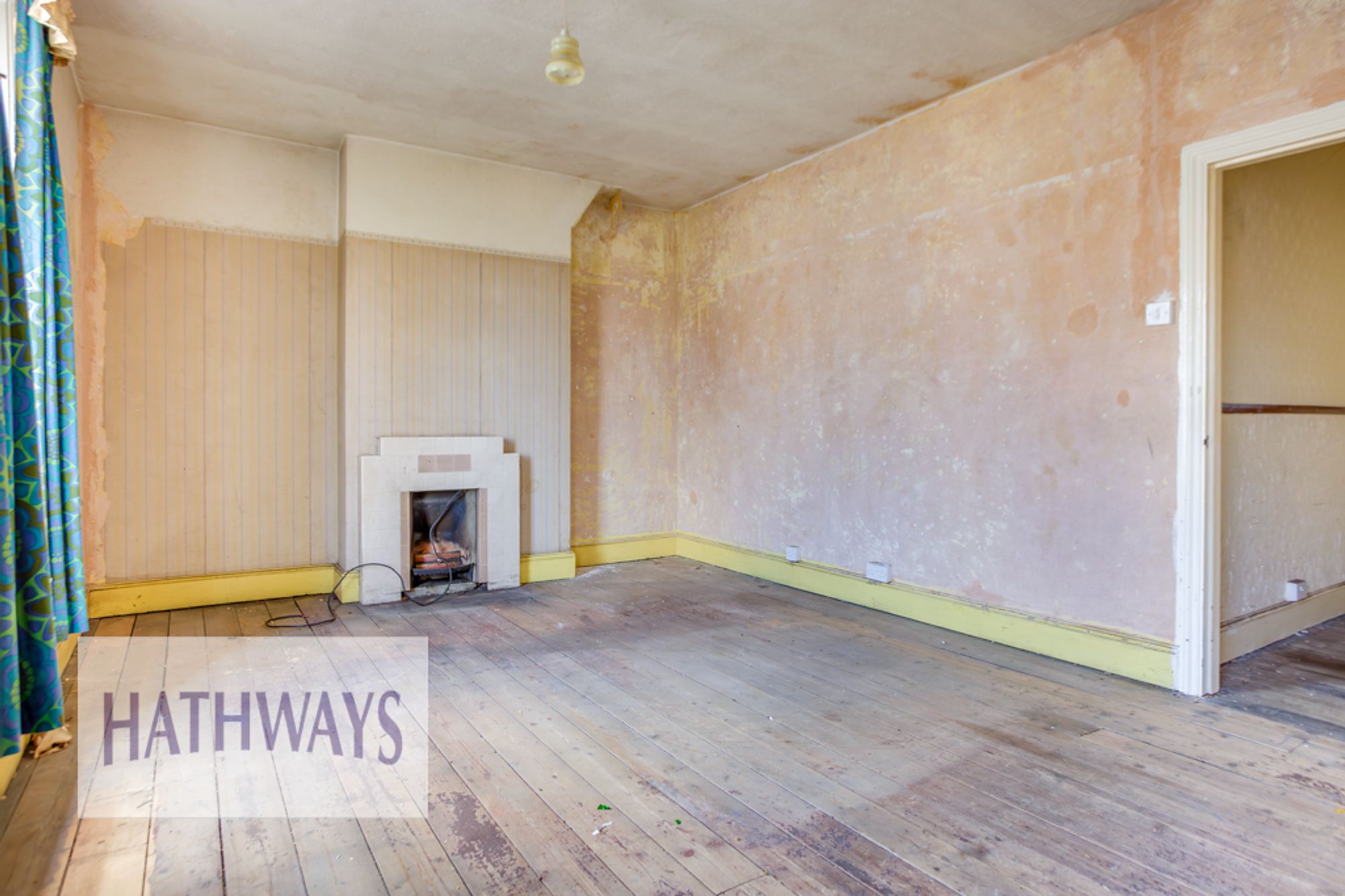 3 bed mid-terraced house for sale in Grove Place, Pontypool 20