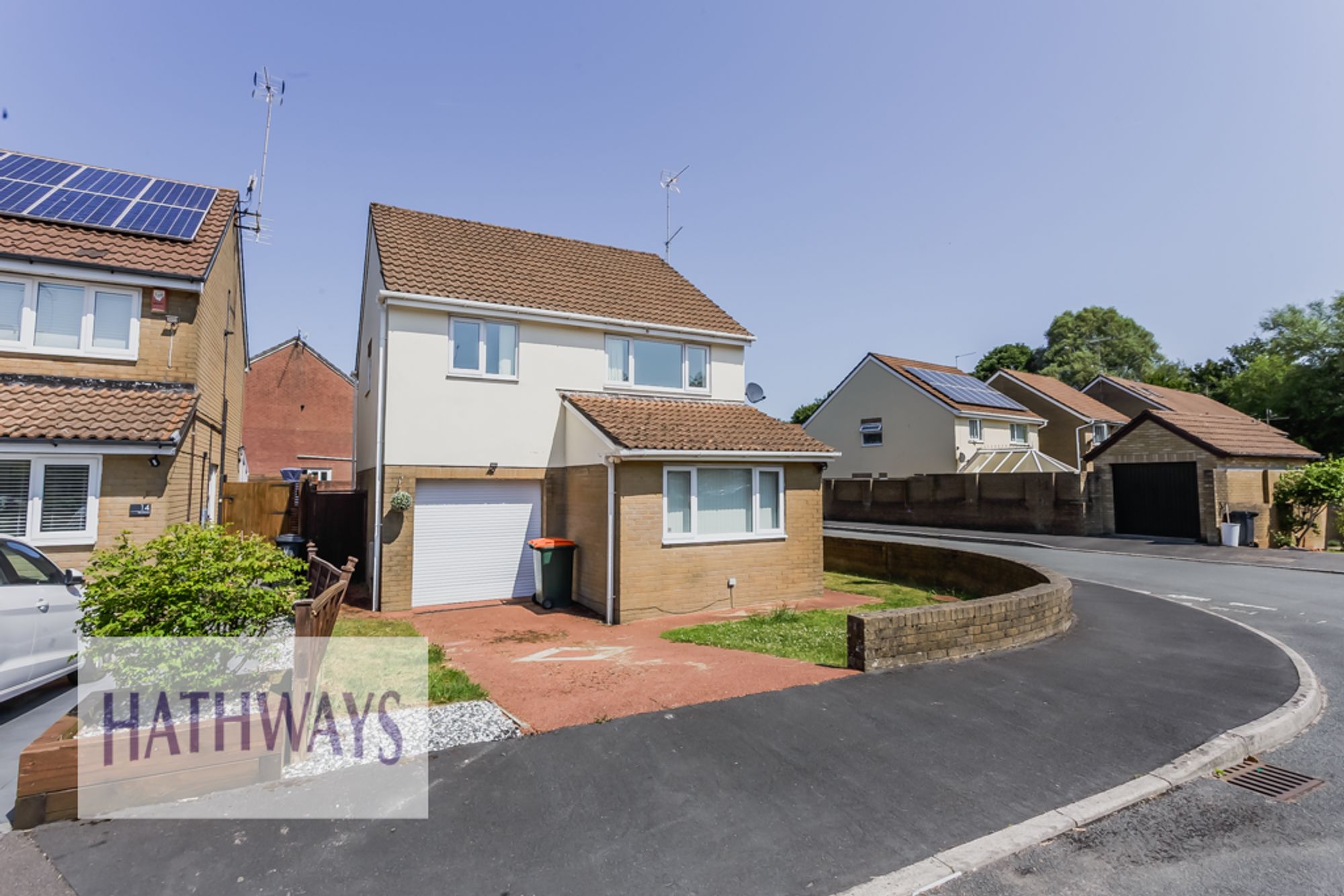 4 bed detached house to rent in The Brades, Newport - Property Image 1