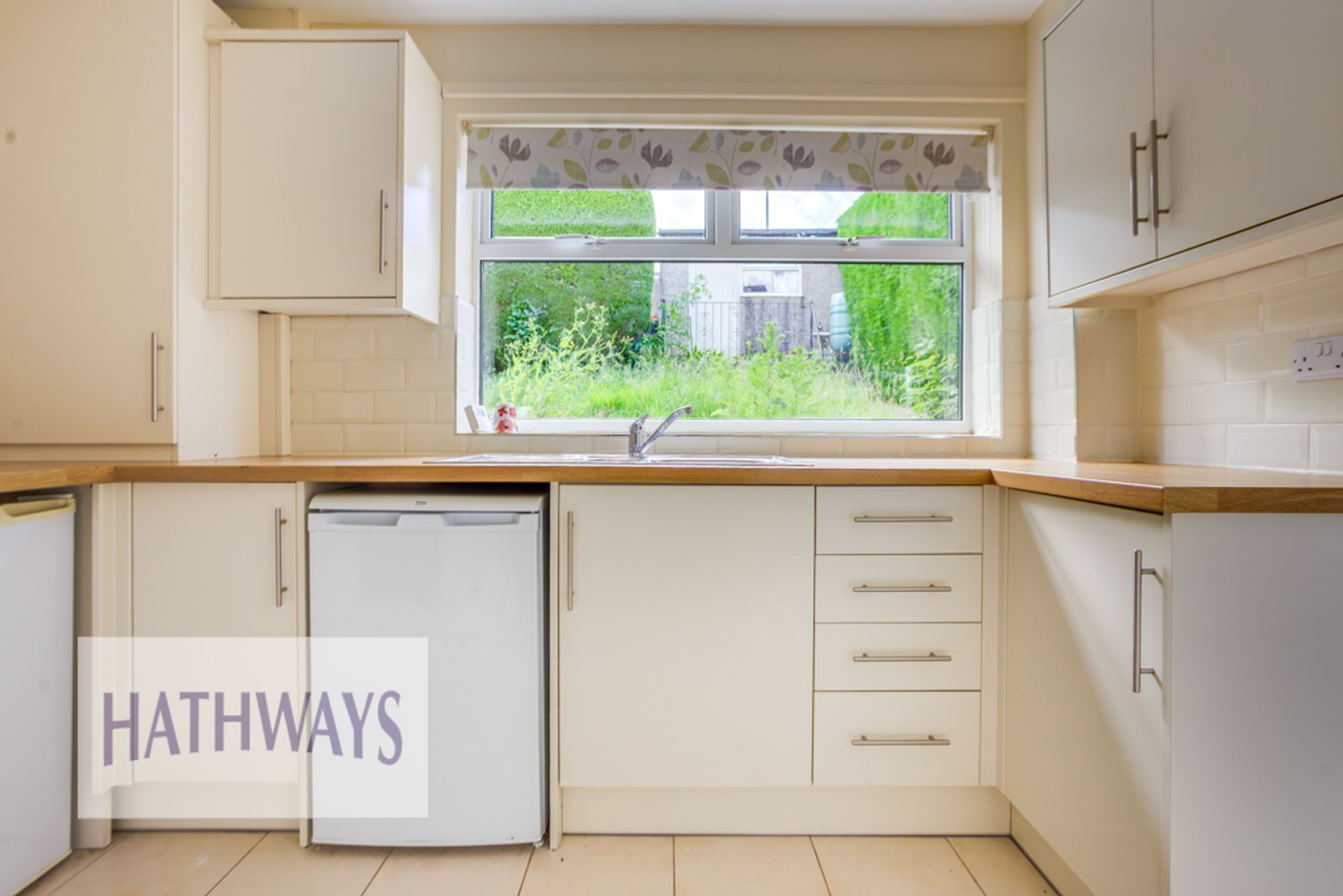 3 bed semi-detached house to rent in Ivor John Walk, Newport  - Property Image 5