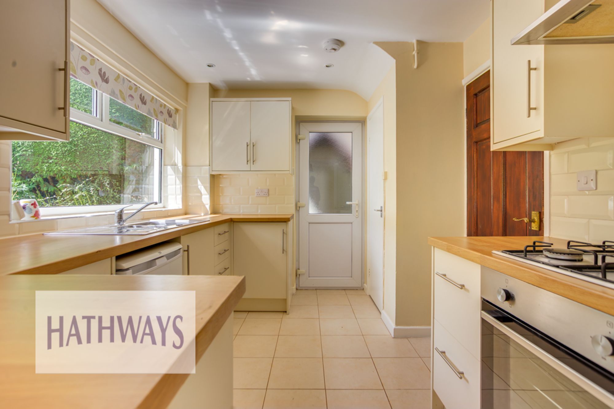 3 bed semi-detached house to rent in Ivor John Walk, Newport 5