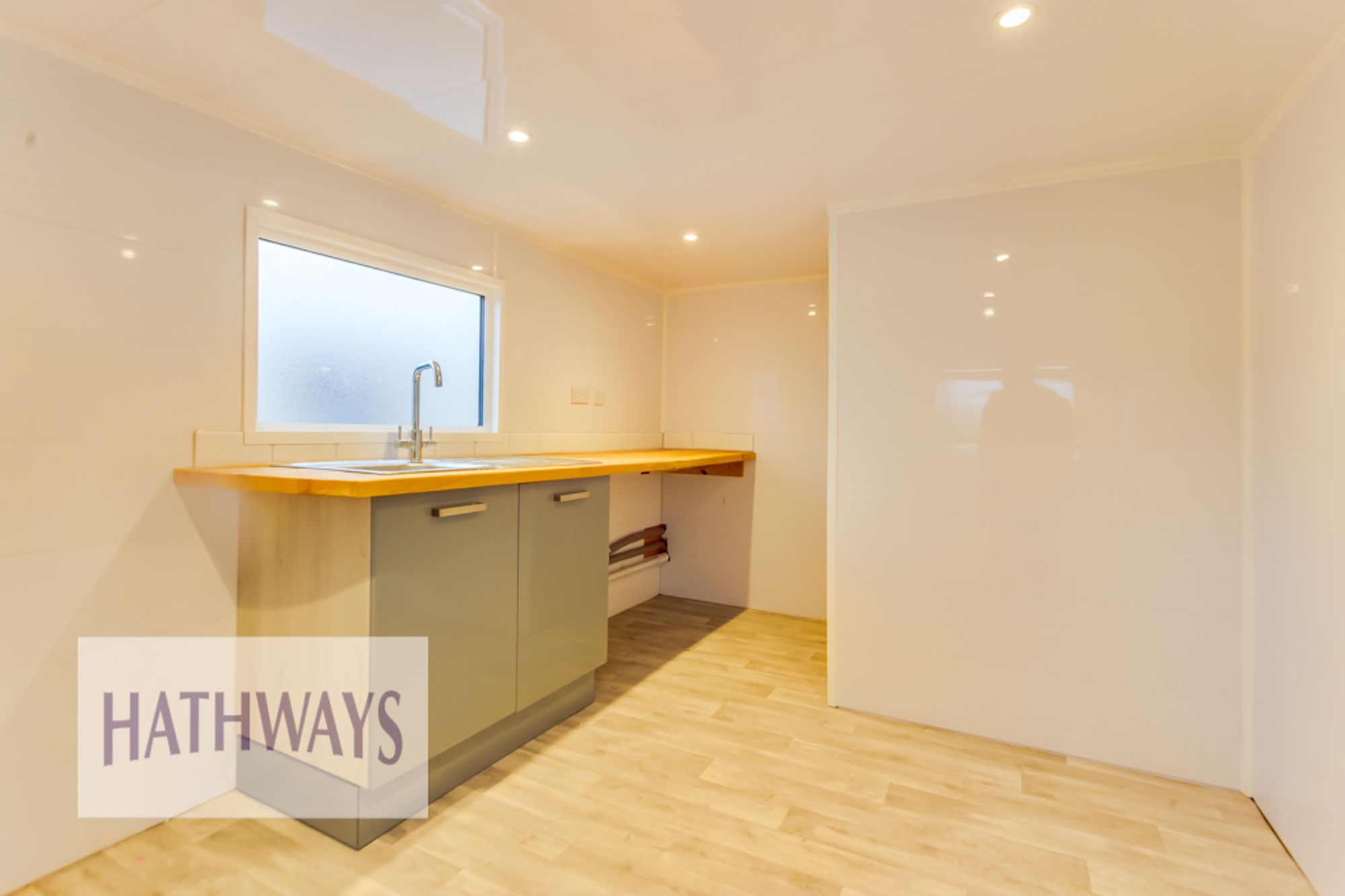 2 bed detached bungalow to rent in Cefn Close, Croesyceiliog, NP44 28