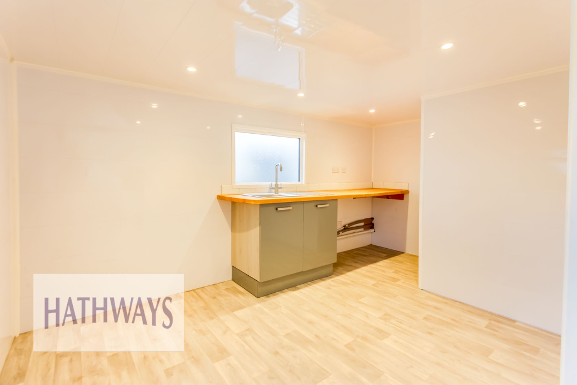 2 bed detached bungalow to rent in Cefn Close, Croesyceiliog, NP44 27