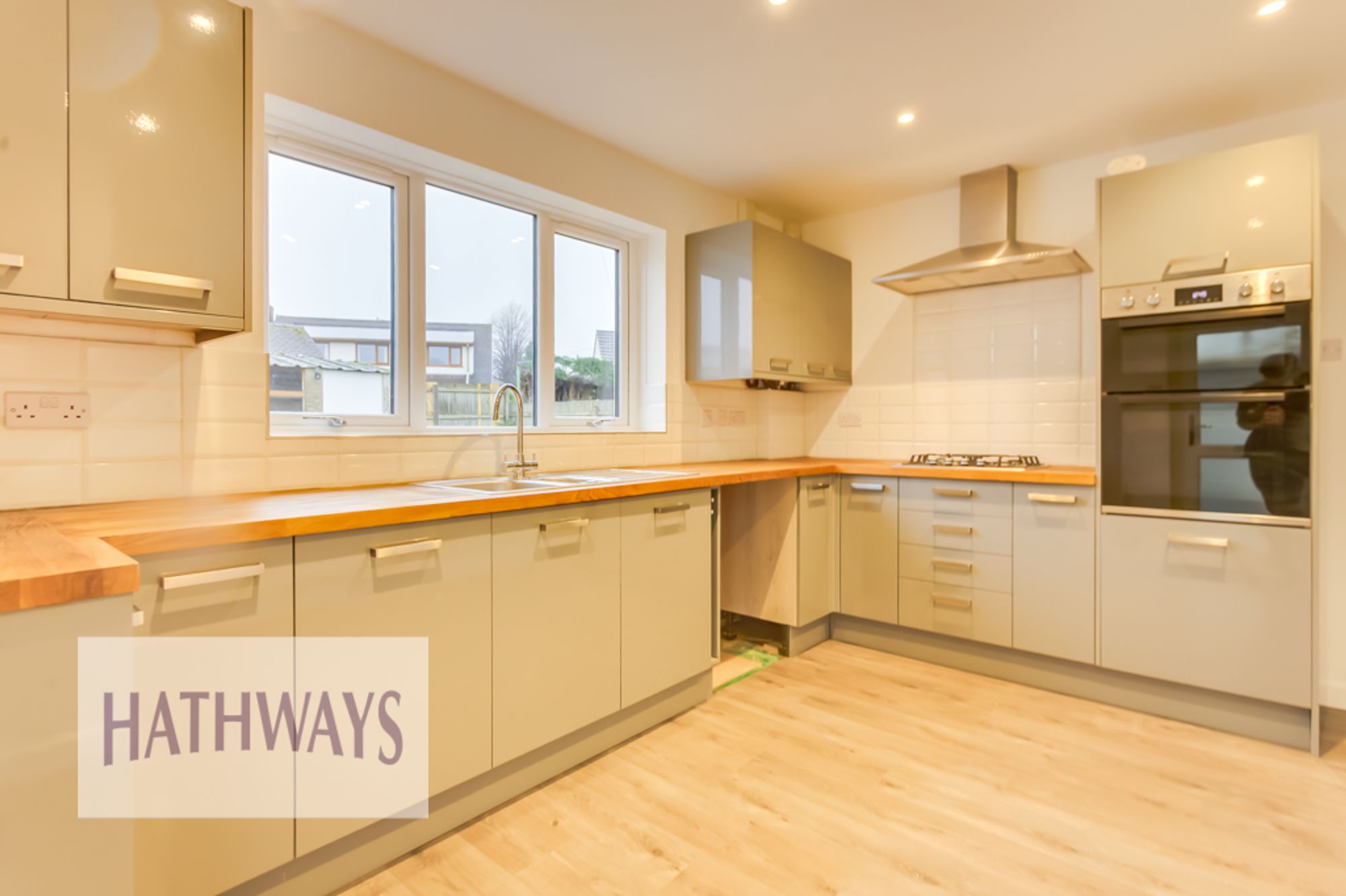 2 bed detached bungalow to rent in Cefn Close, Croesyceiliog, NP44  - Property Image 3