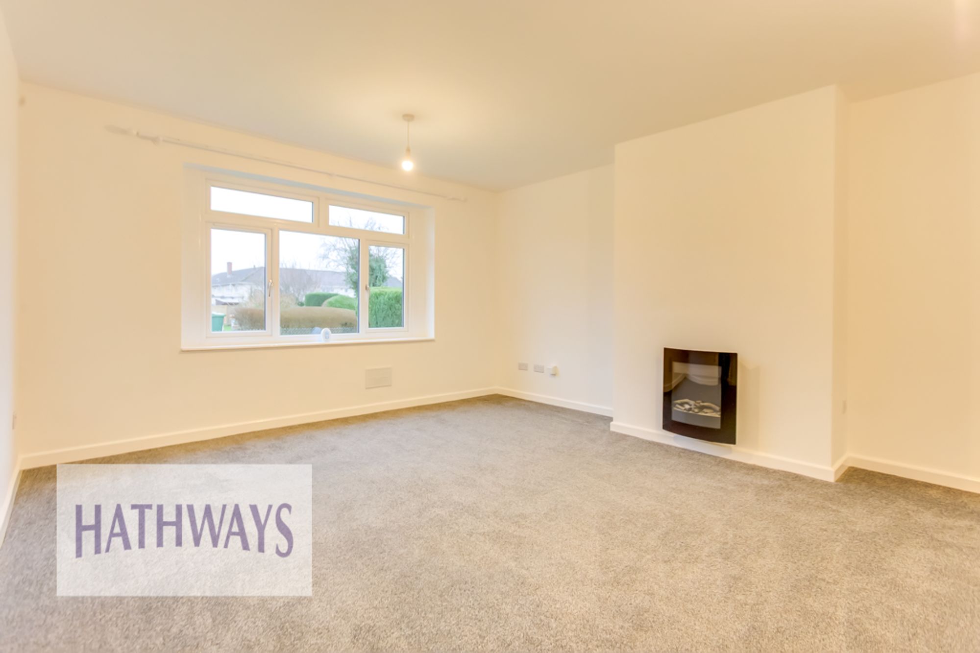 2 bed detached bungalow to rent in Cefn Close, Croesyceiliog, NP44 6