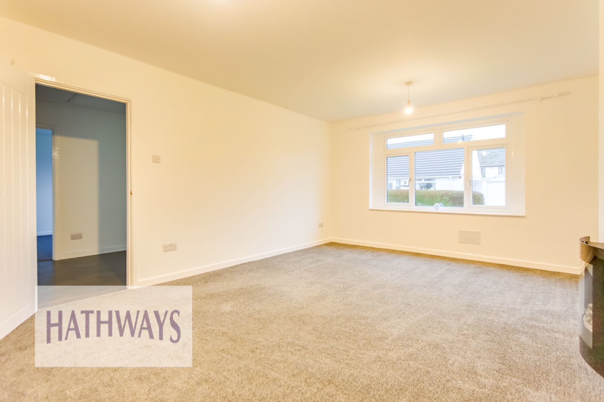 2 bed detached bungalow to rent in Cefn Close, Croesyceiliog, NP44 7