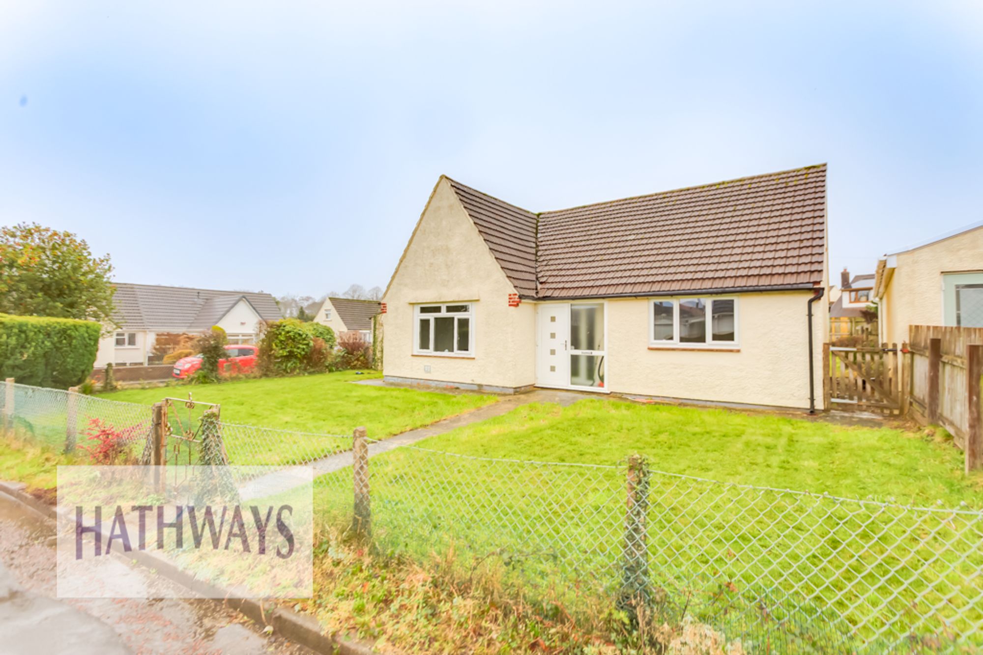2 bed detached bungalow to rent in Cefn Close, Cwmbran, NP44
