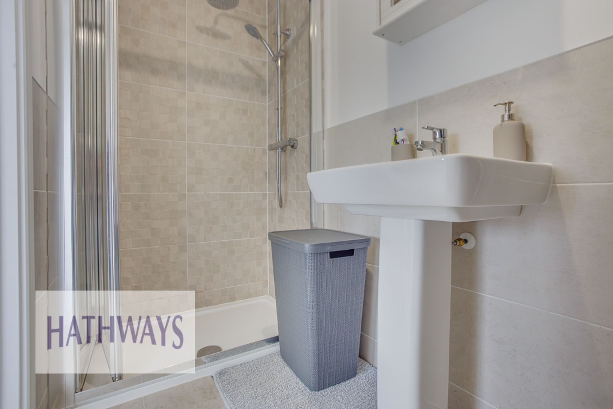 3 bed detached house to rent in Heol Ewen, Cwmbran 22