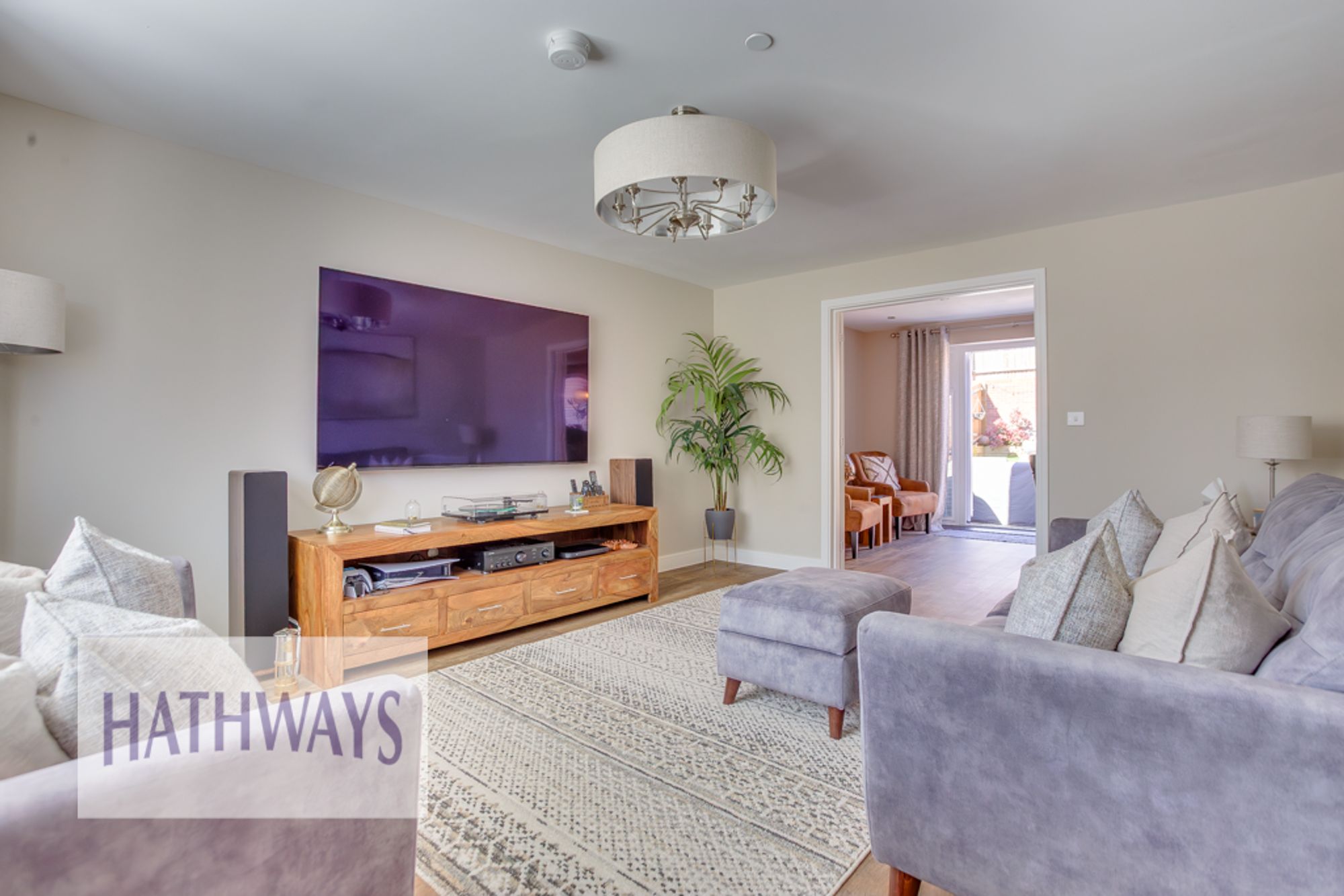 4 bed detached house for sale in Heol Lowri, Cwmbran 8