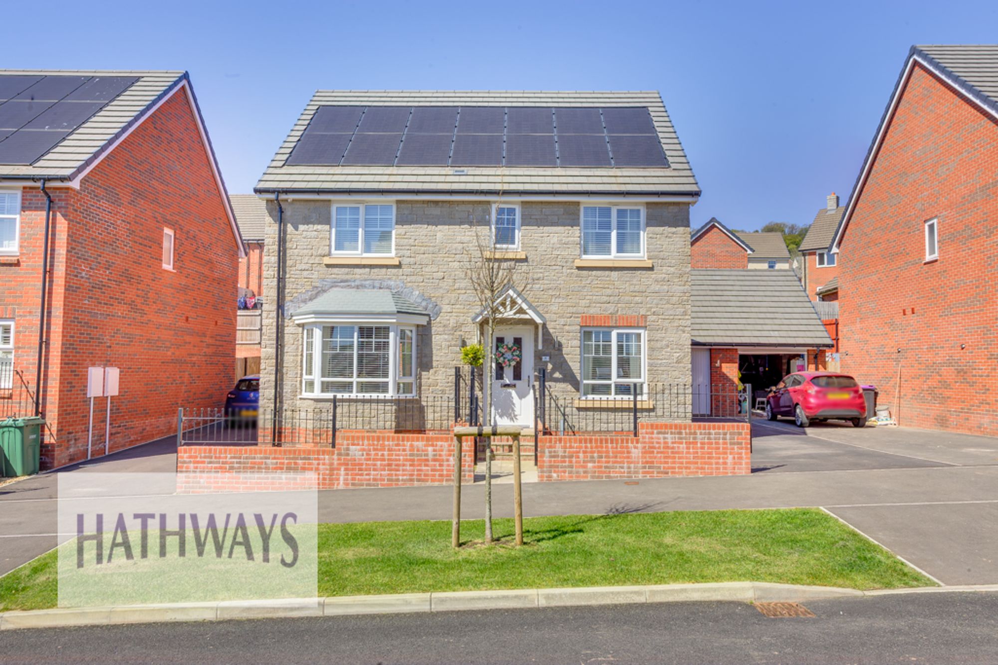 4 bed detached house for sale in Heol Lowri, Cwmbran 2