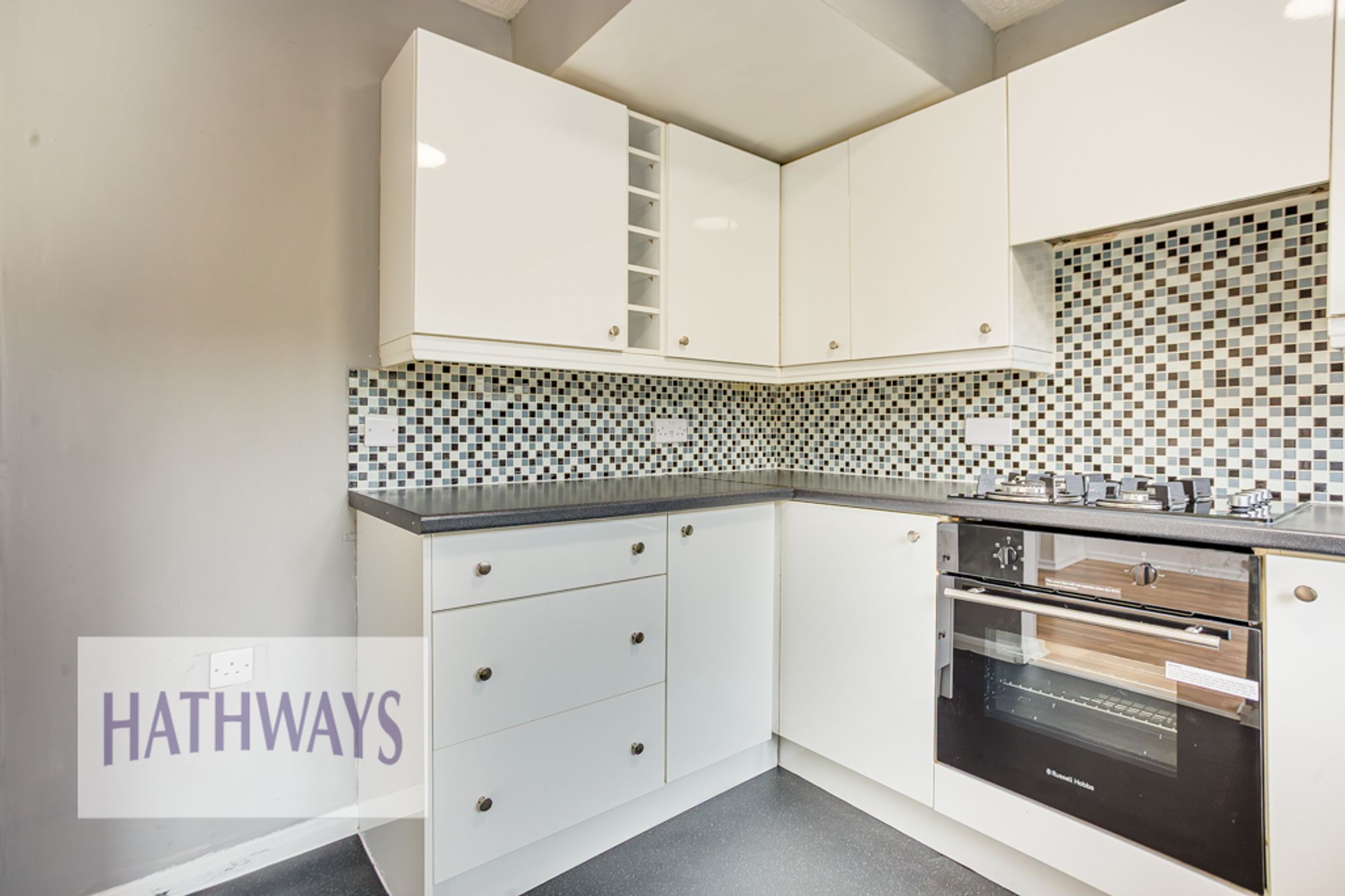 3 bed terraced house to rent in Hawkes Ridge, Cwmbran  - Property Image 3