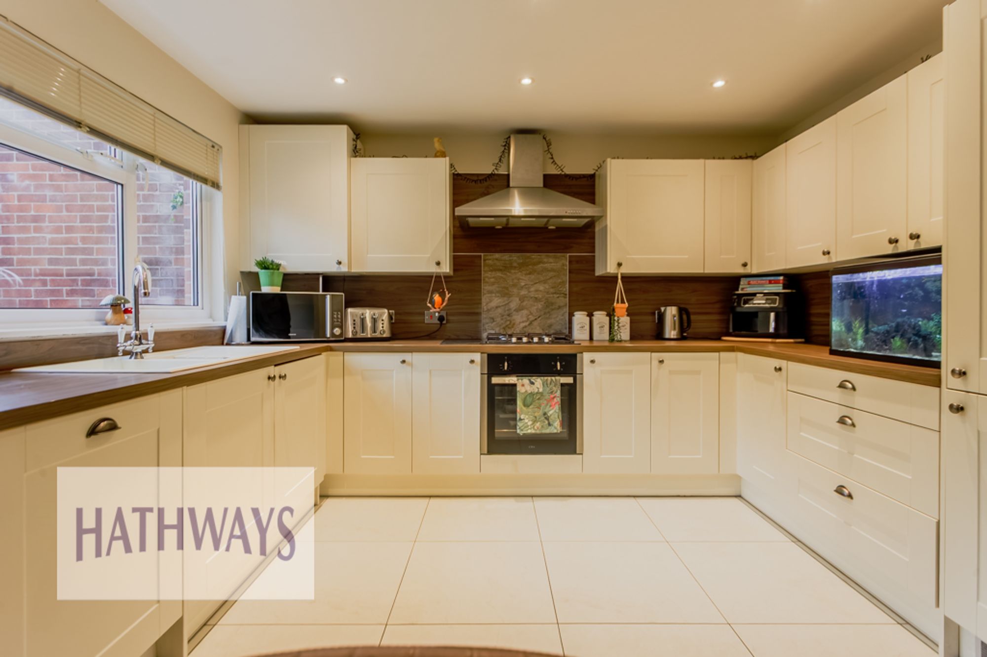 3 bed mid-terraced house for sale in Bryn Milwr, Cwmbran  - Property Image 7