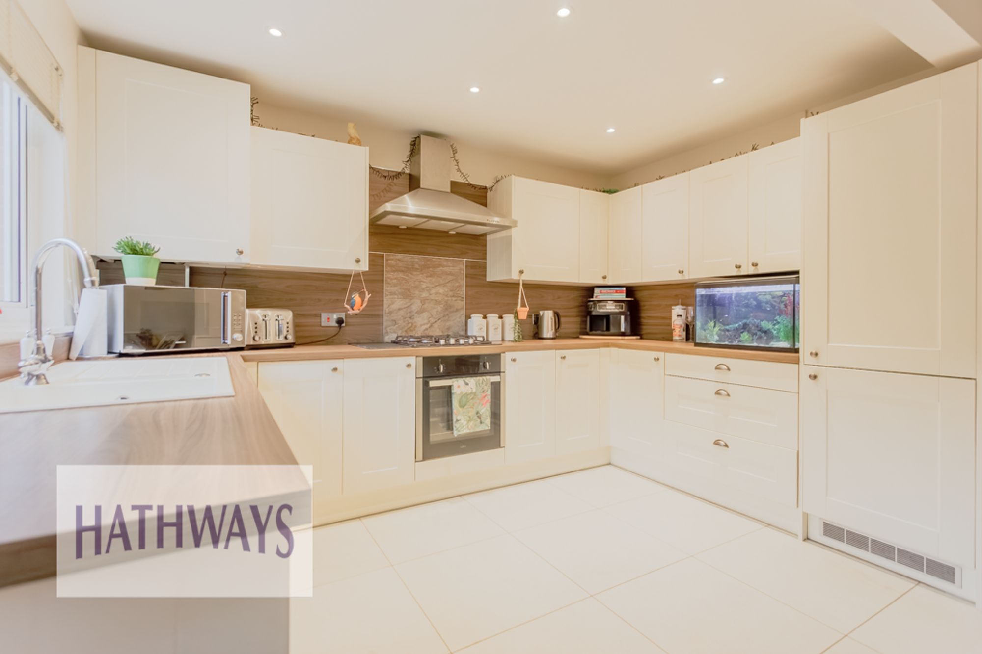 3 bed mid-terraced house for sale in Bryn Milwr, Cwmbran  - Property Image 8