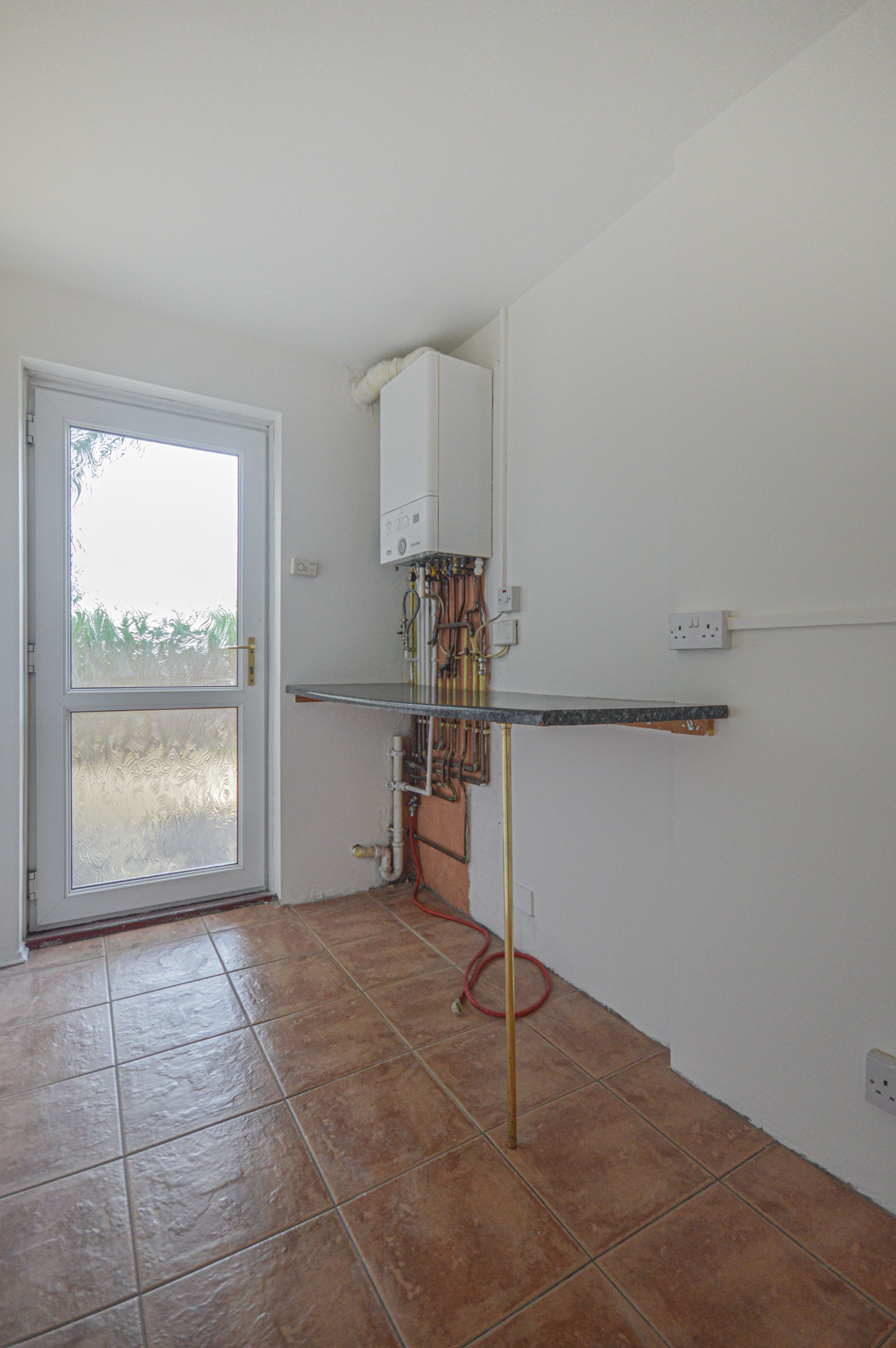 2 bed terraced house to rent in Steepfield, Cwmbran 8