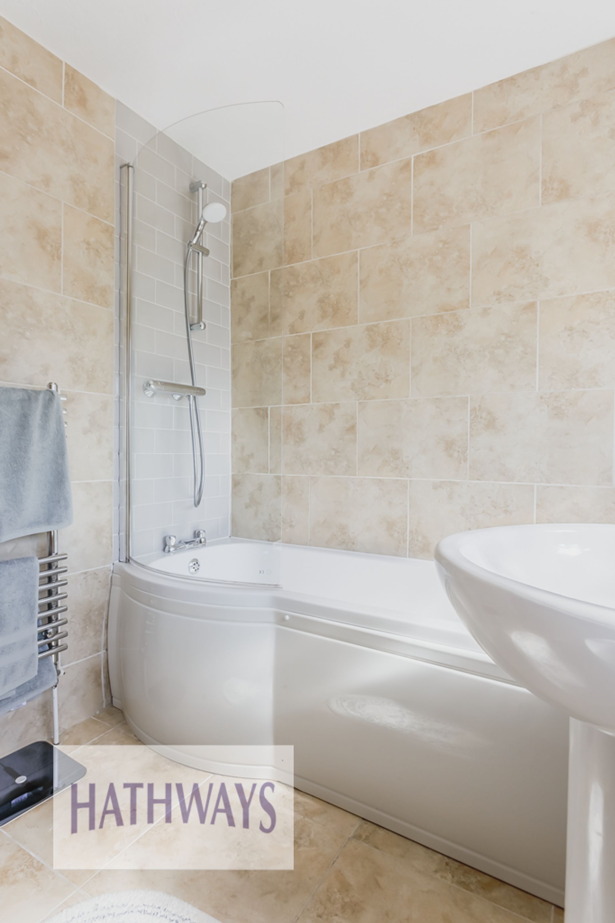 3 bed mid-terraced house for sale in Cwrt Glas, Croesyceiliog, NP44 25