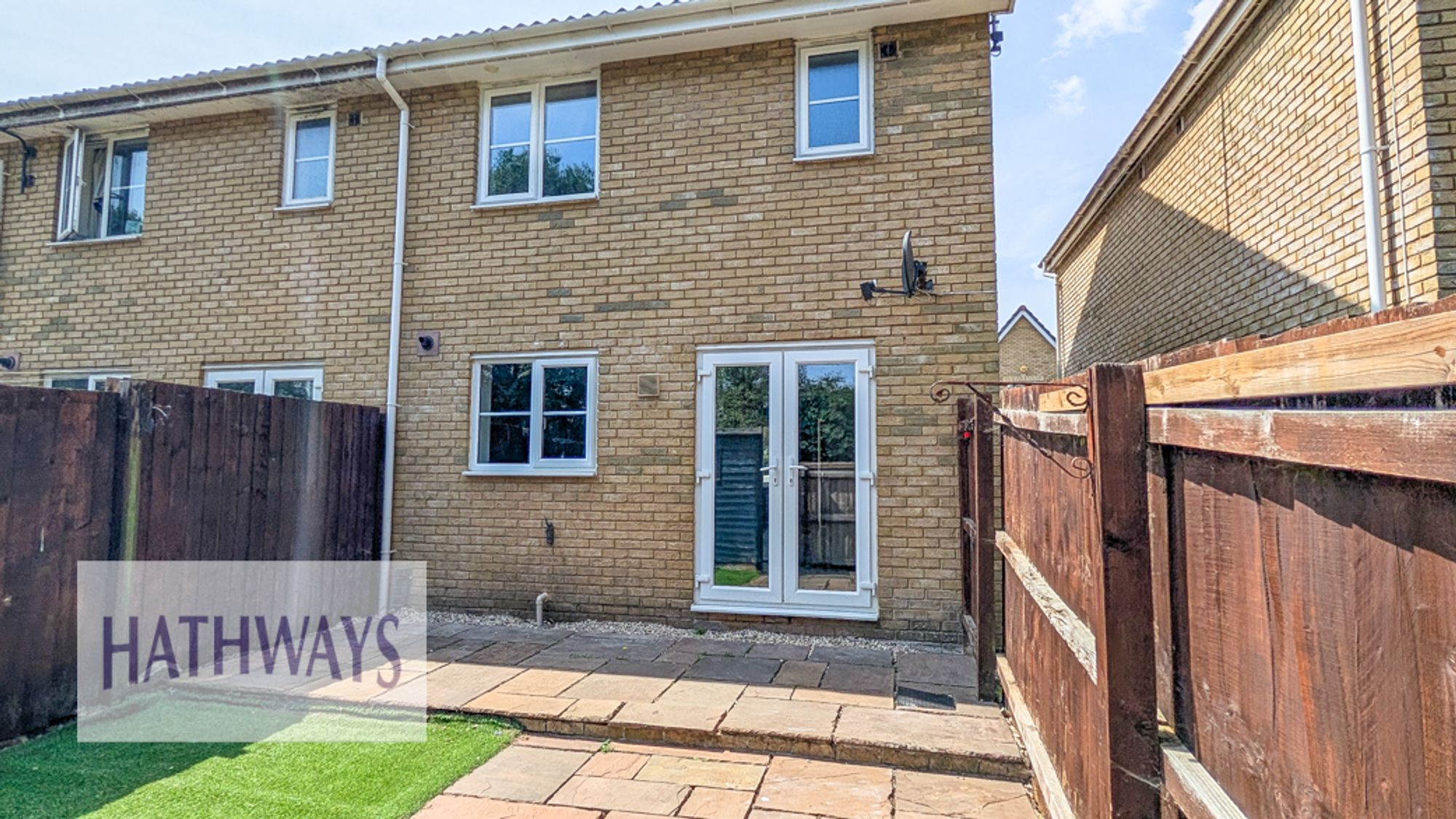 3 bed end of terrace house for sale in Grayson Way, Llantarnam, NP44 15