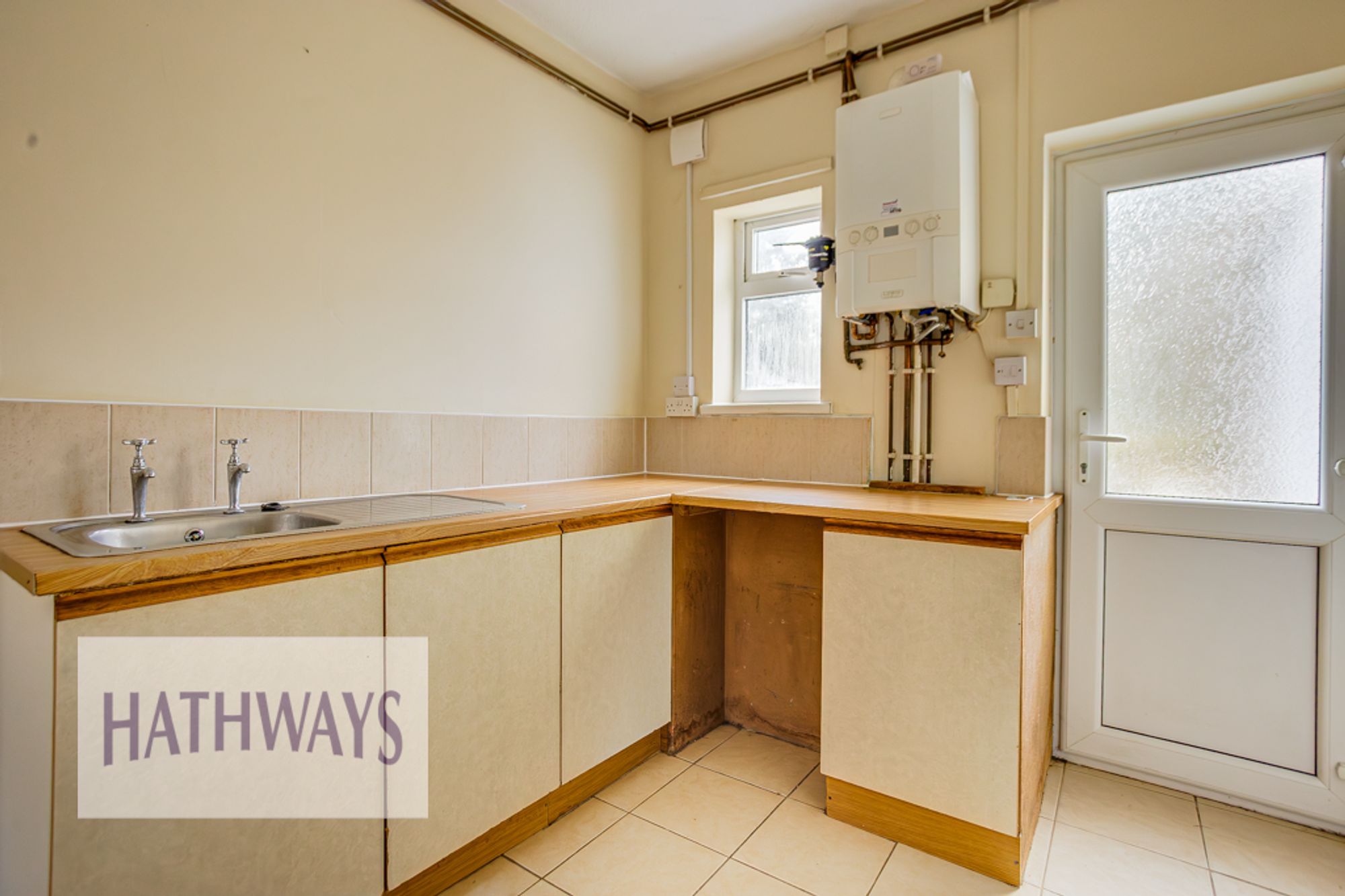 1 bed flat to rent in Two Locks Road, Cwmbran  - Property Image 5