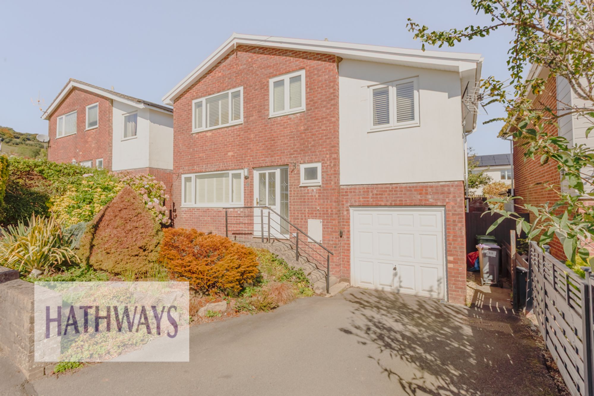 4 bed detached house for sale in Arundel Close, Cwmbran 2