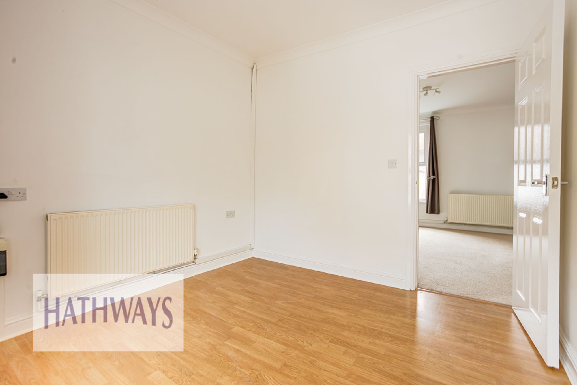 2 bed flat to rent in Windsor Road, Pontypool 9