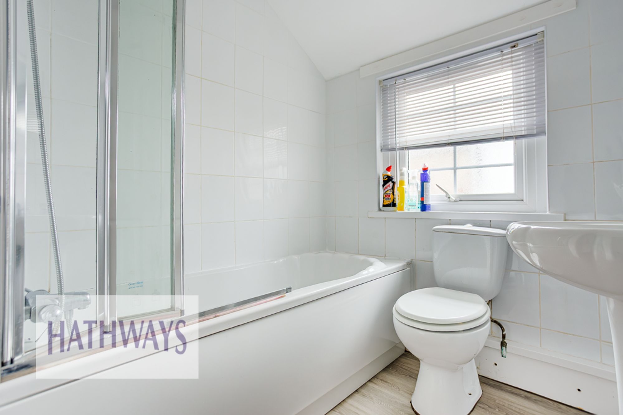 2 bed flat to rent in Windsor Road, Pontypool 10