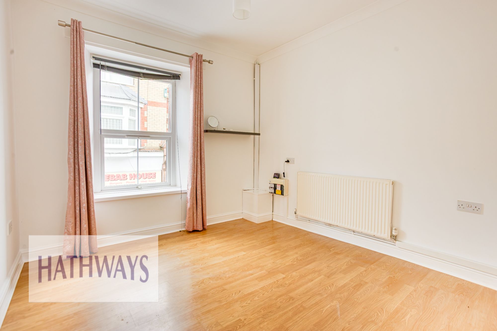 2 bed flat to rent in Windsor Road, Pontypool - Property Image 8