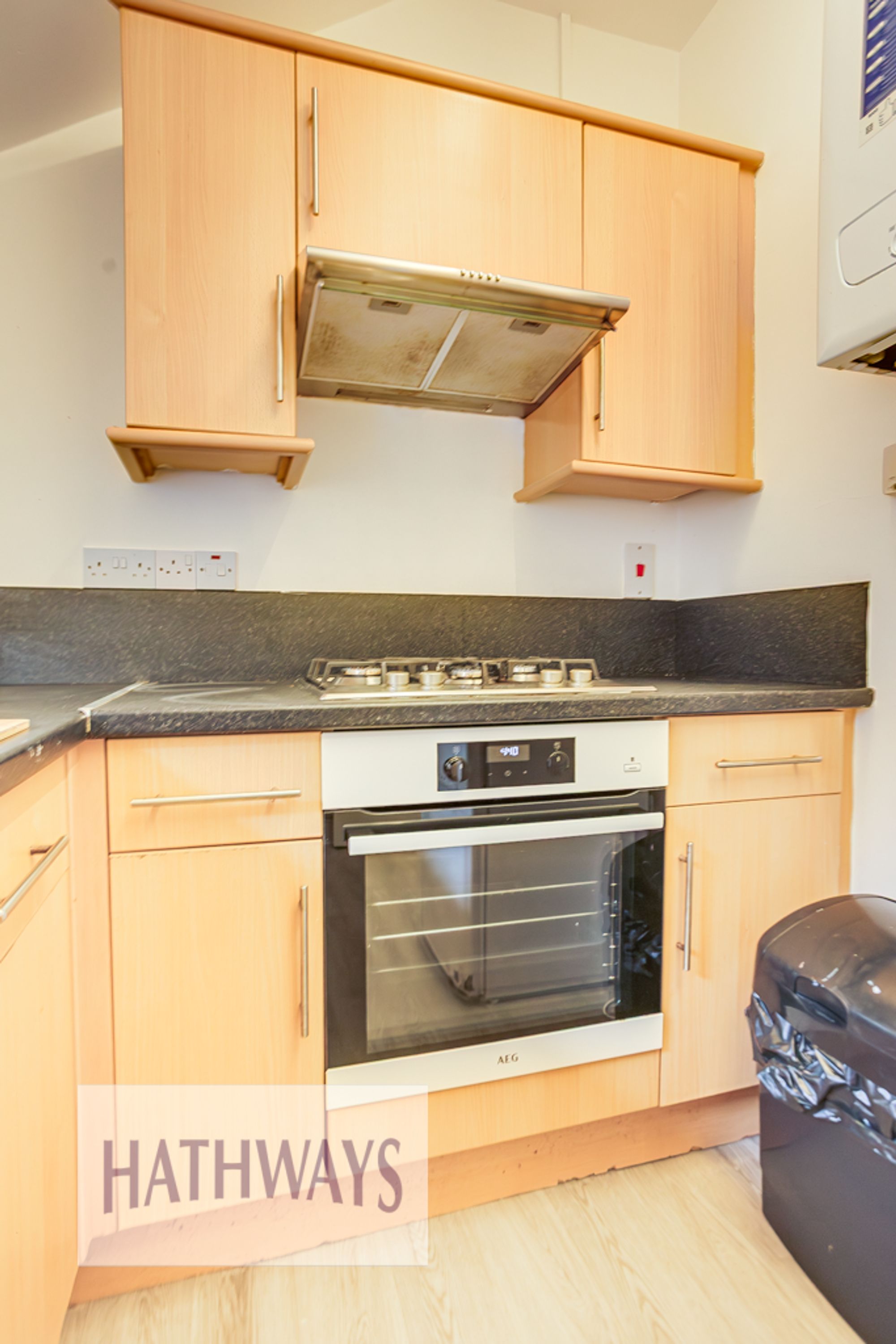 2 bed flat to rent in Windsor Road, Pontypool 6