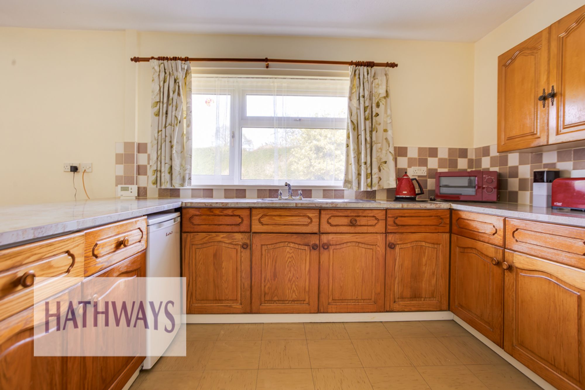 5 bed detached bungalow for sale in Cae Capel, Usk 14