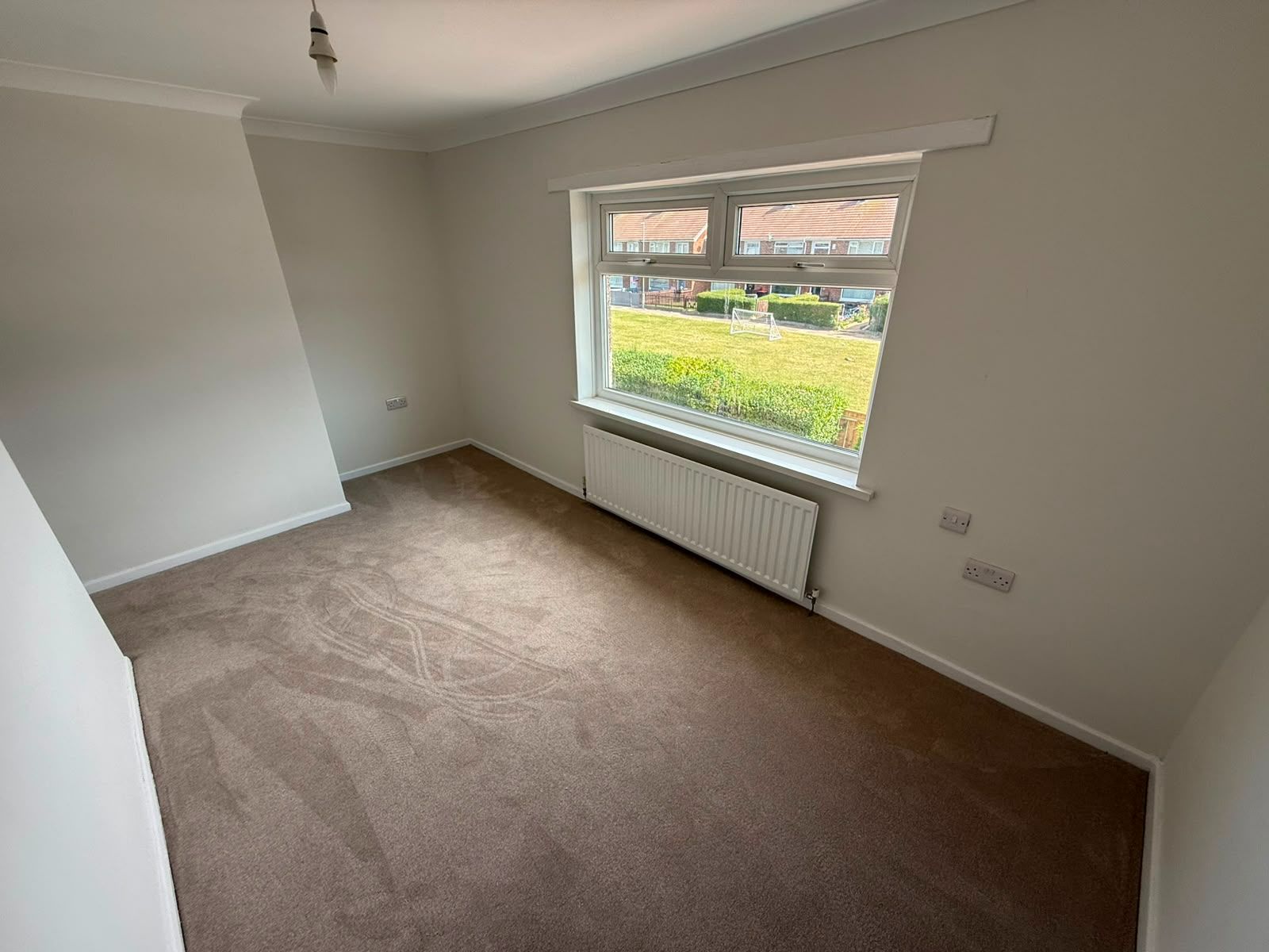 3 bed semi-detached house to rent in Malling Walk, Middlesbrough 6
