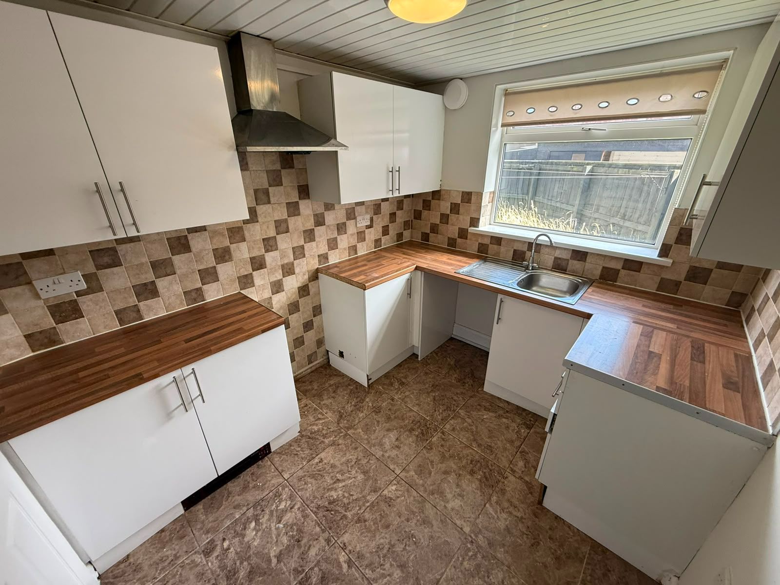 2 bed semi-detached house to rent in Wordsworth Road, Middlesbrough 1