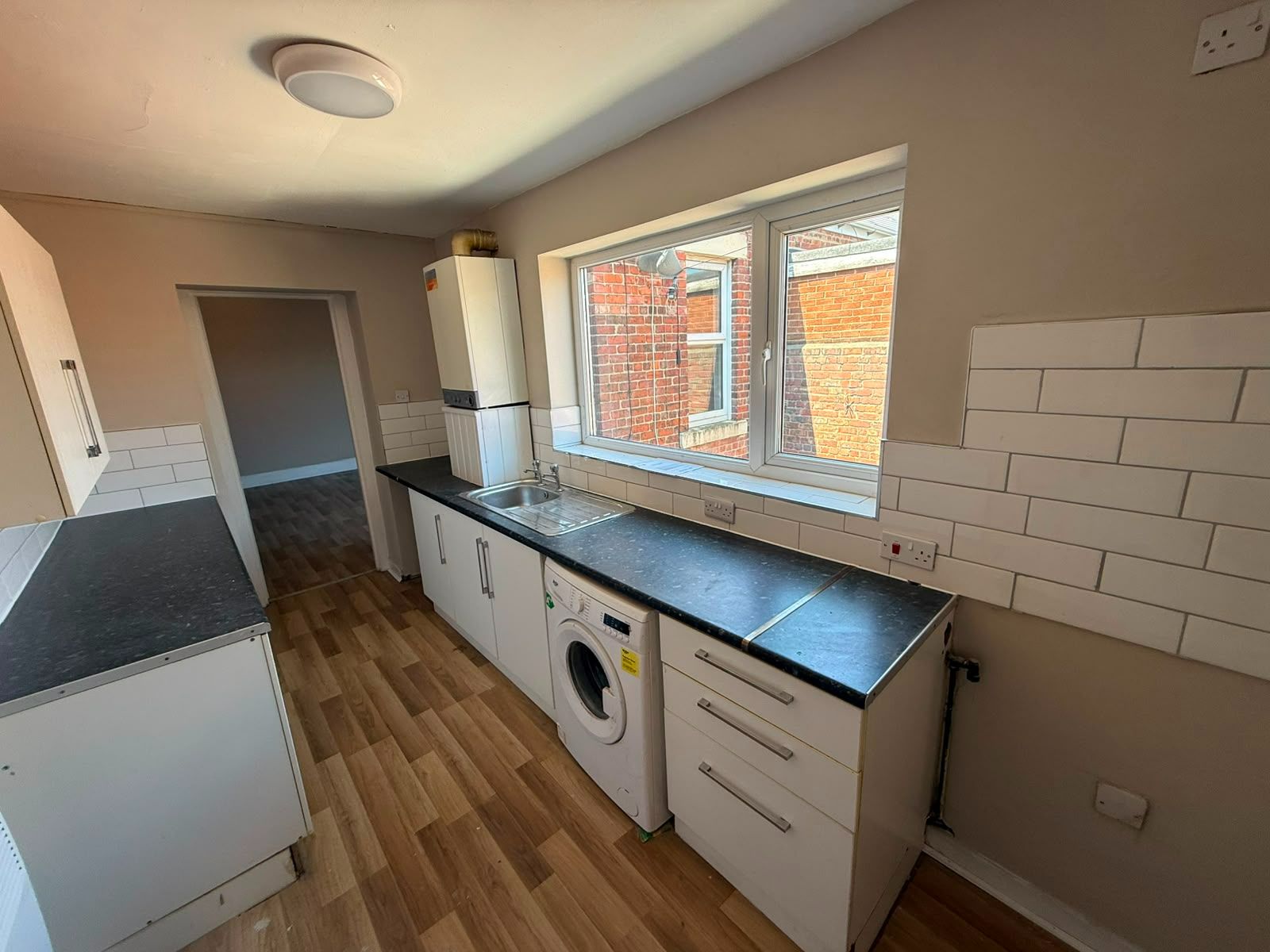 3 bed flat to rent in Stothard Street, Jarrow 1