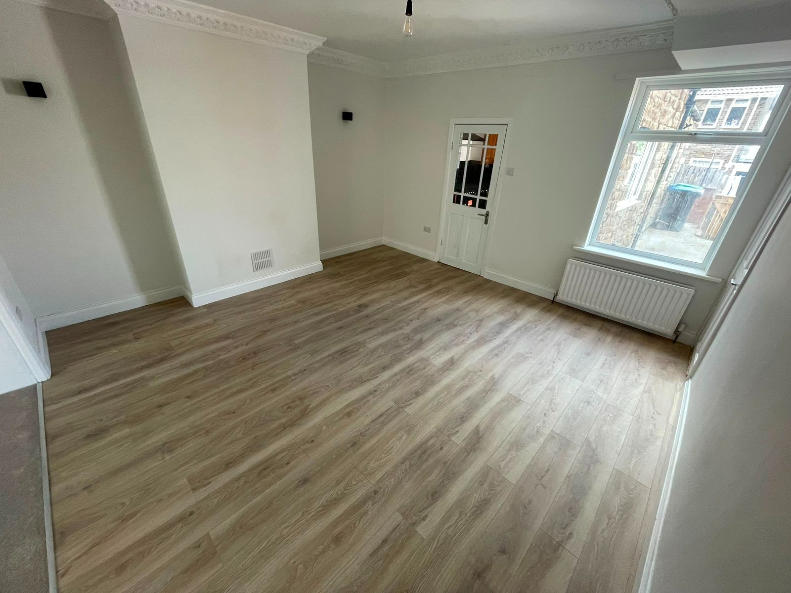 3 bed terraced house to rent in North Thorn, Shield Row, Stanley 2