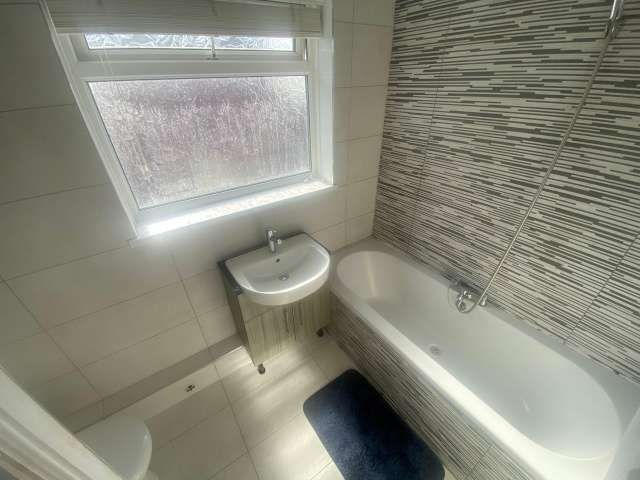 4 bed house share to rent in Eglesfield Road, South Shields 4