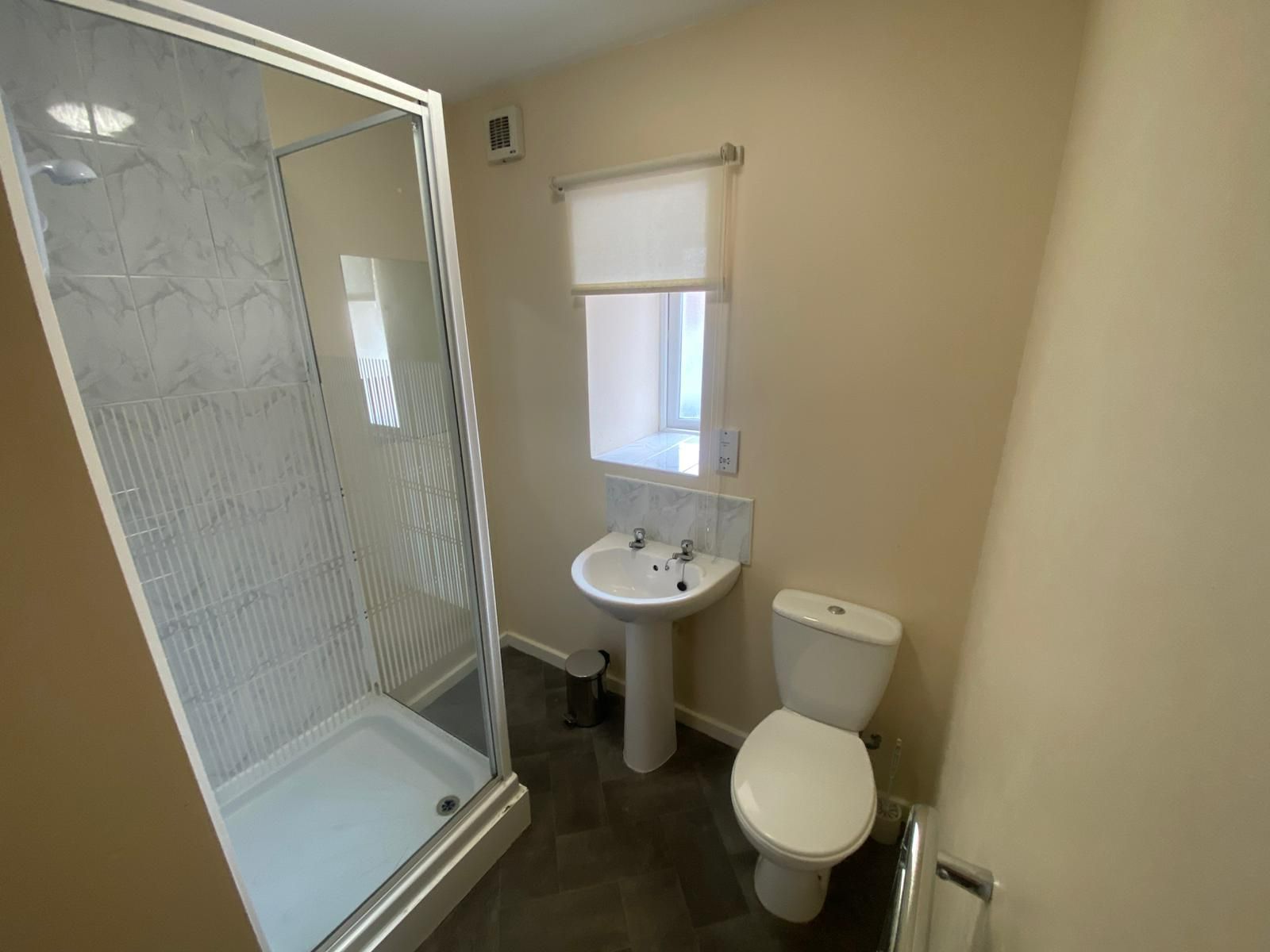 2 bed flat to rent in Park Avenue, Gosforth, Newcastle upon Tyne  - Property Image 7