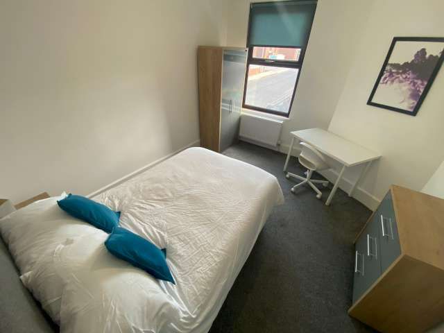 5 bed house share to rent in Grove Road, Middlesbrough  - Property Image 3