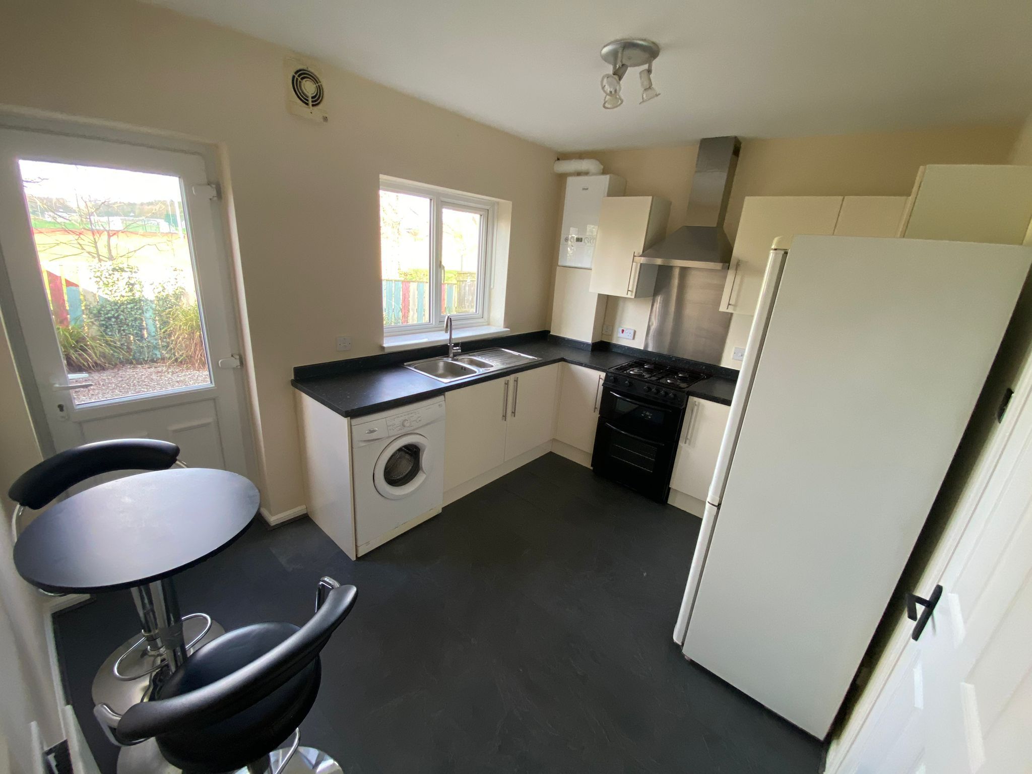 2 bed semi-detached house to rent in The Copse, Blaydon-on-Tyne 2