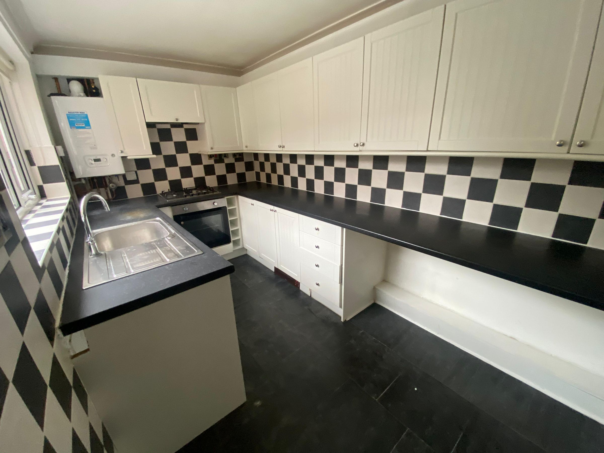 3 bed terraced house to rent in Brewer Street, Bishop Auckland 1