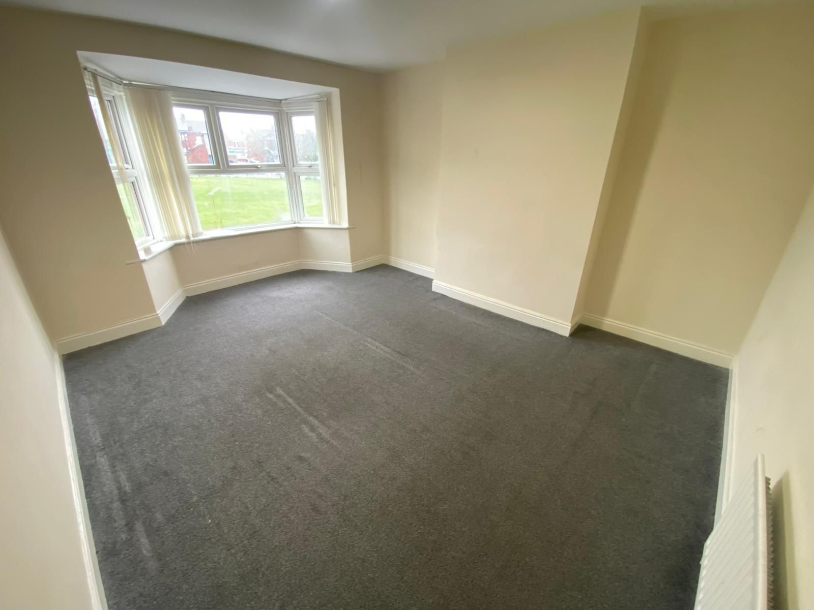 3 bed flat to rent in Strathmore Crescent, Newcastle upon Tyne 4