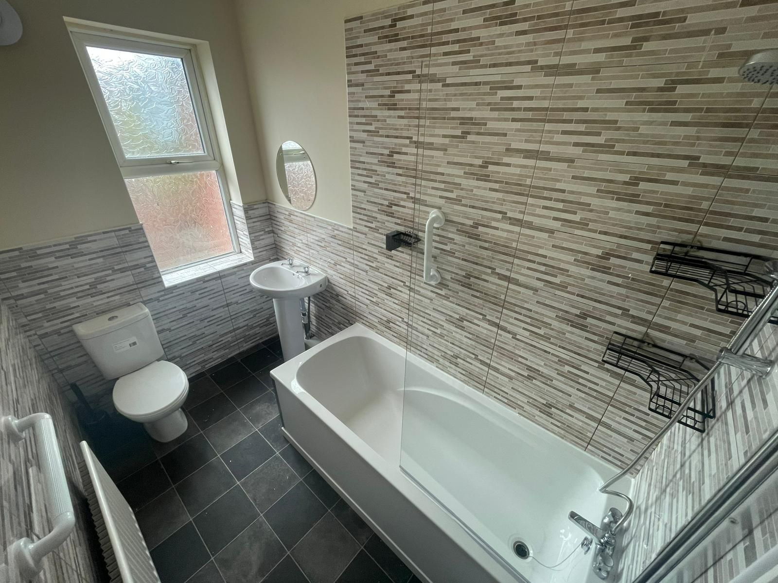 3 bed flat to rent in Strathmore Crescent, Newcastle upon Tyne 4