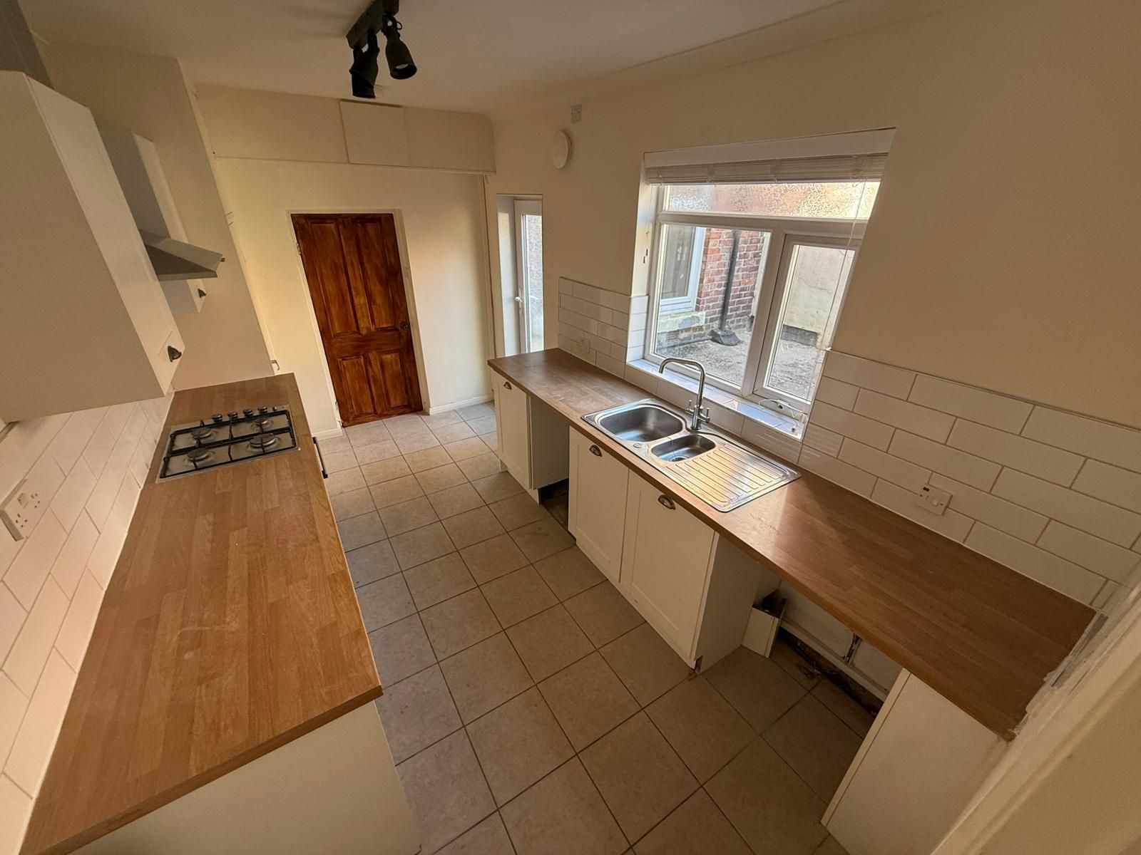 2 bed flat to rent in Windsor Avenue, Gateshead 3