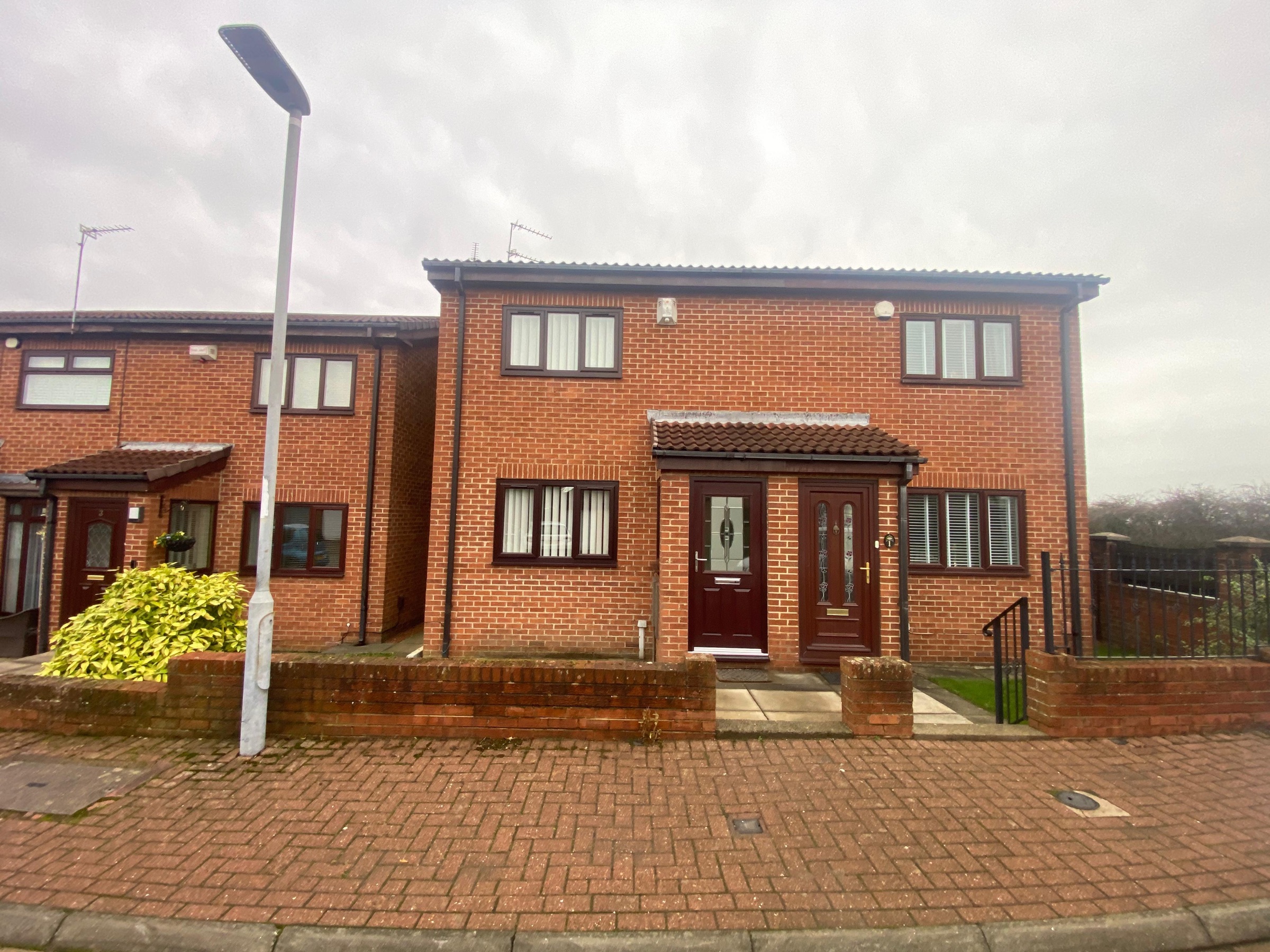 3 bed semi-detached house to rent in The Mews, Gateshead, NE10