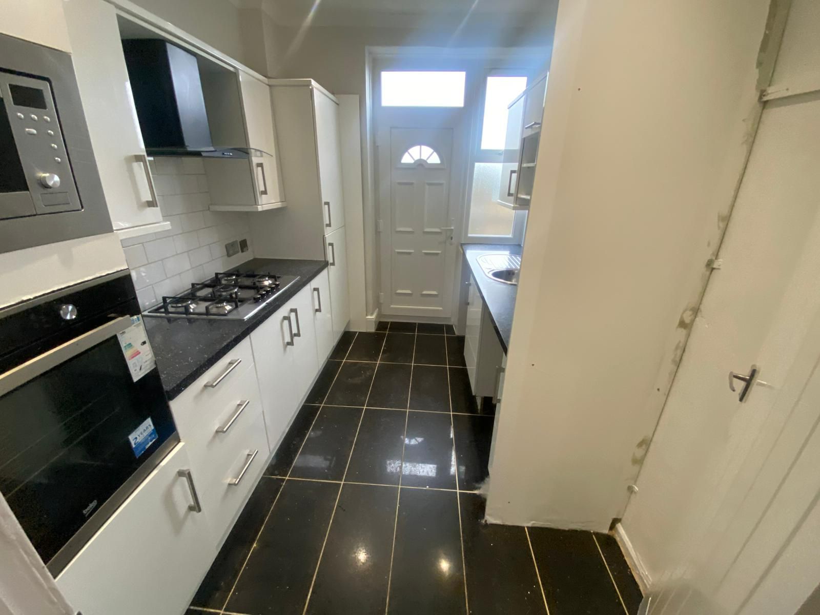 3 bed terraced house to rent in Chilton, Ferryhill 5