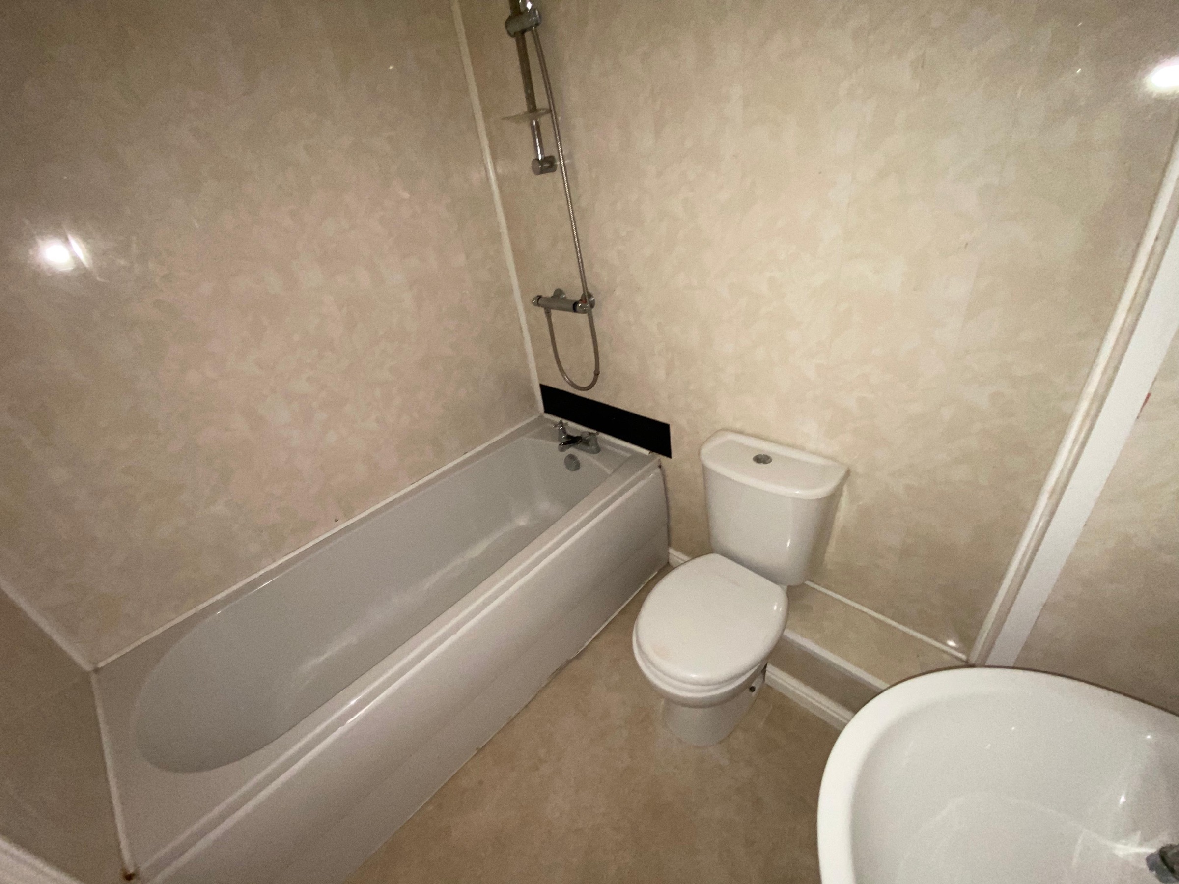 2 bed ground floor flat to rent in Harras Bank, Birtley 5