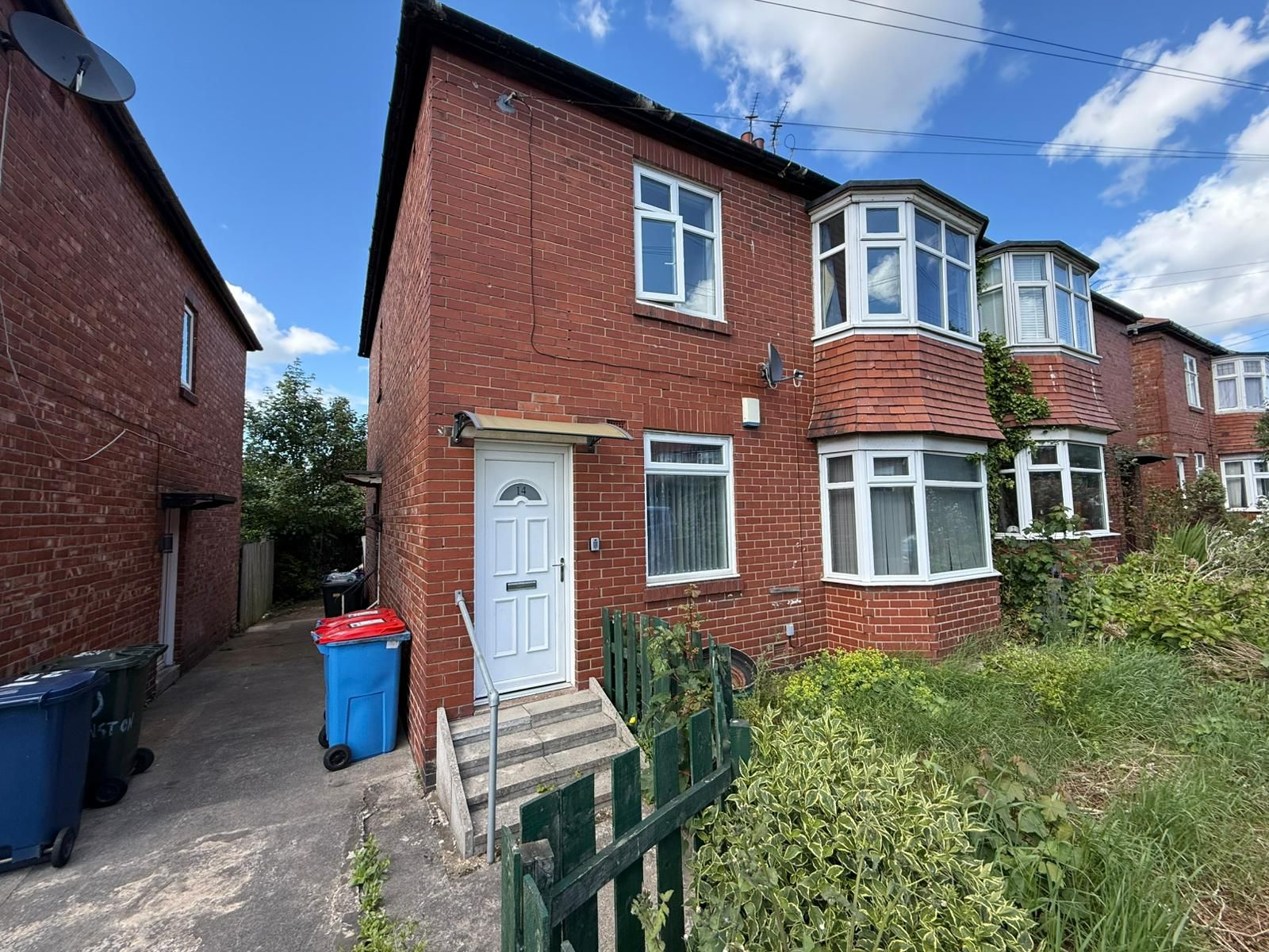 3 bed flat to rent in Bavington Drive, Newcastle upon Tyne - Property Image 1