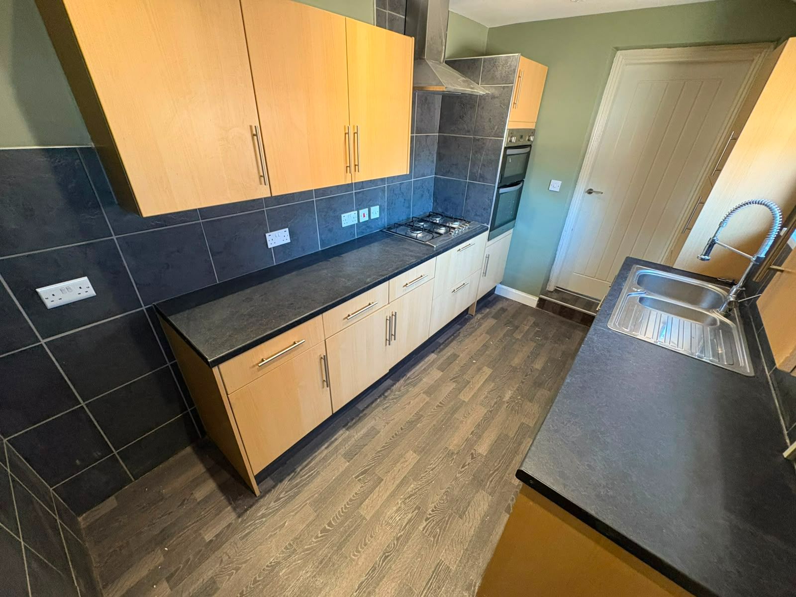 2 bed terraced house to rent in Helena Terrace, Bishop Auckland 4