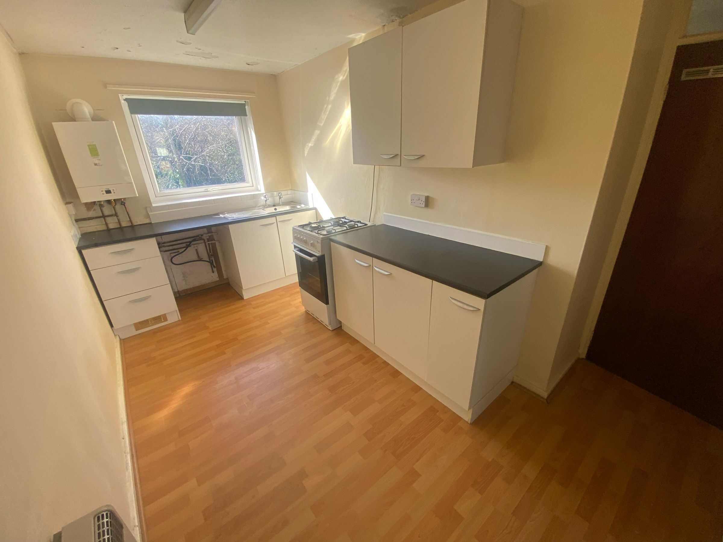 2 bed flat for sale in Meadow Lane, Gateshead  - Property Image 2