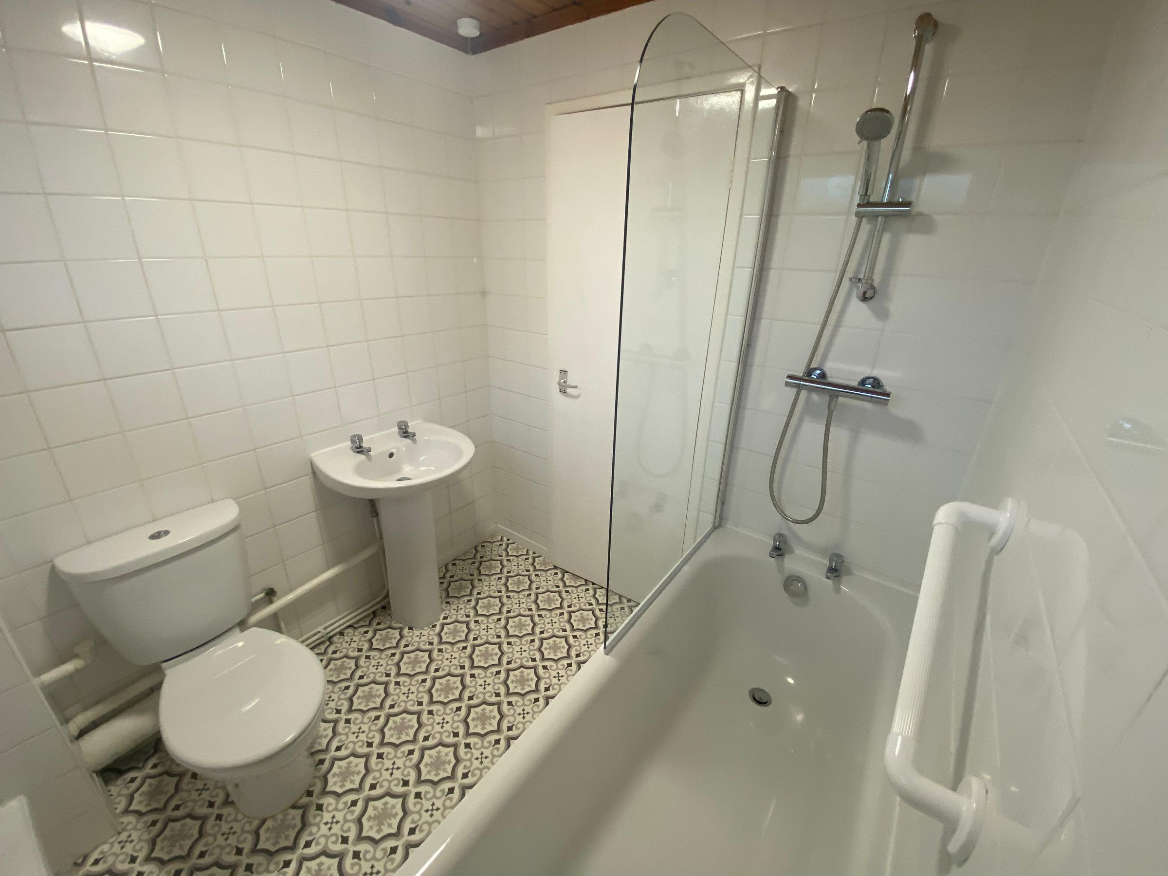 2 bed ground floor flat for sale in Lambley Close, Newcastle upon Tyne 6