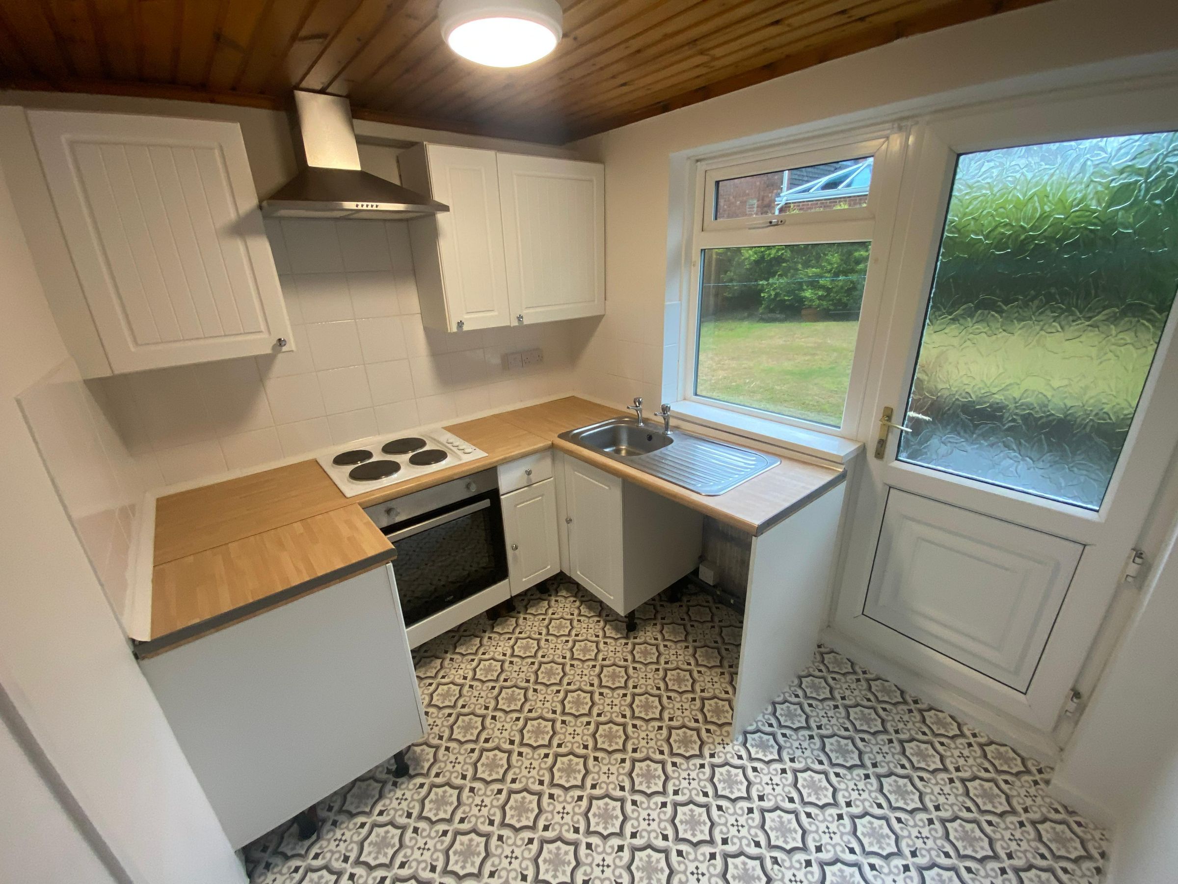 2 bed ground floor flat for sale in Lambley Close, Newcastle upon Tyne  - Property Image 3