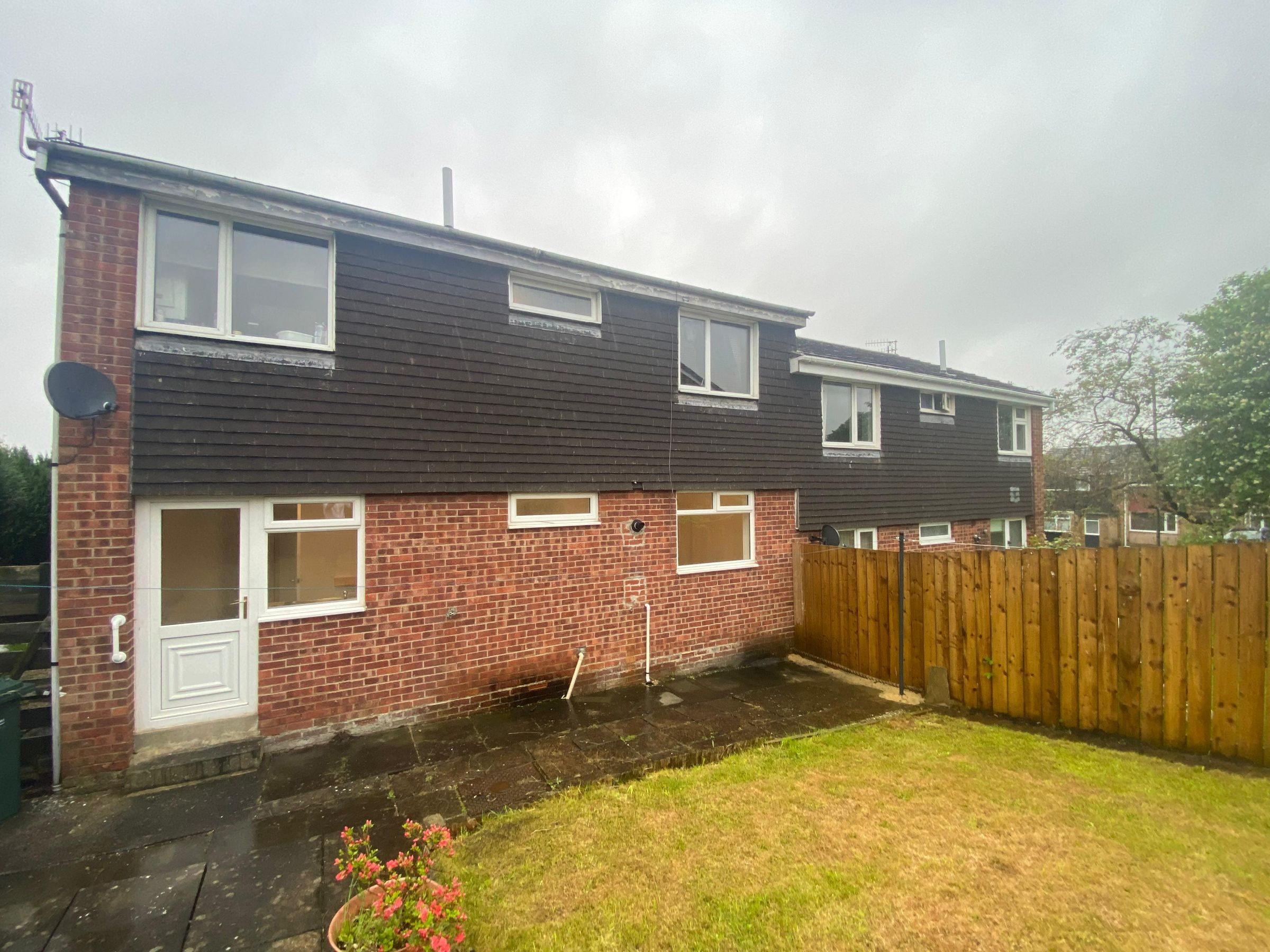 2 bed ground floor flat for sale in Lambley Close, Newcastle upon Tyne  - Property Image 1